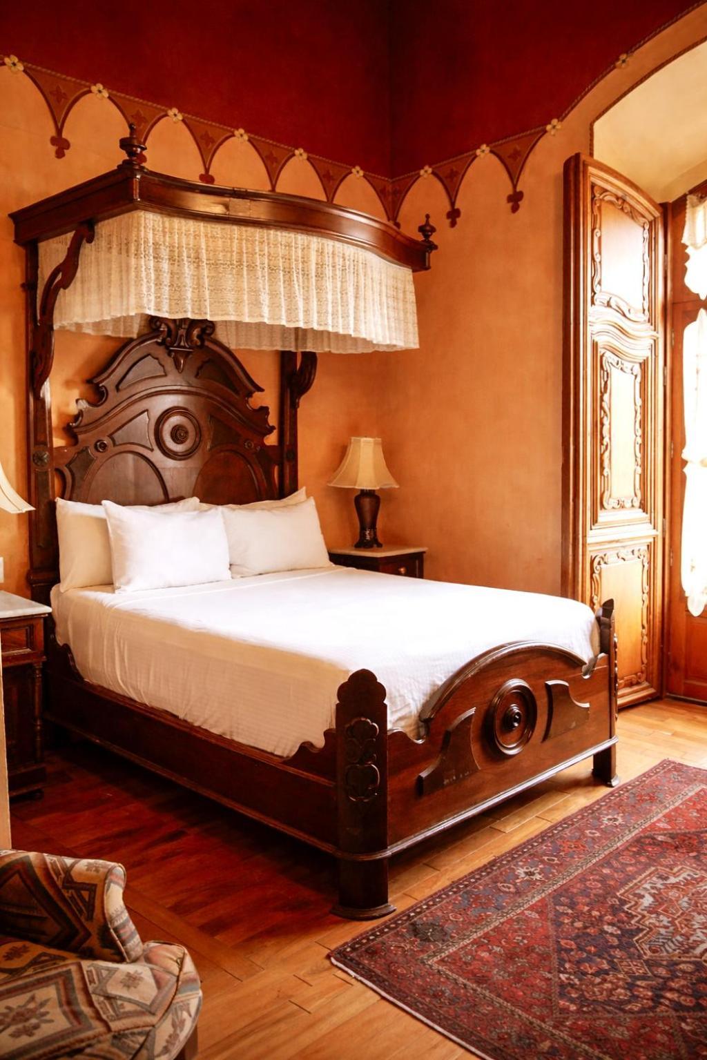 Standard Double Suite