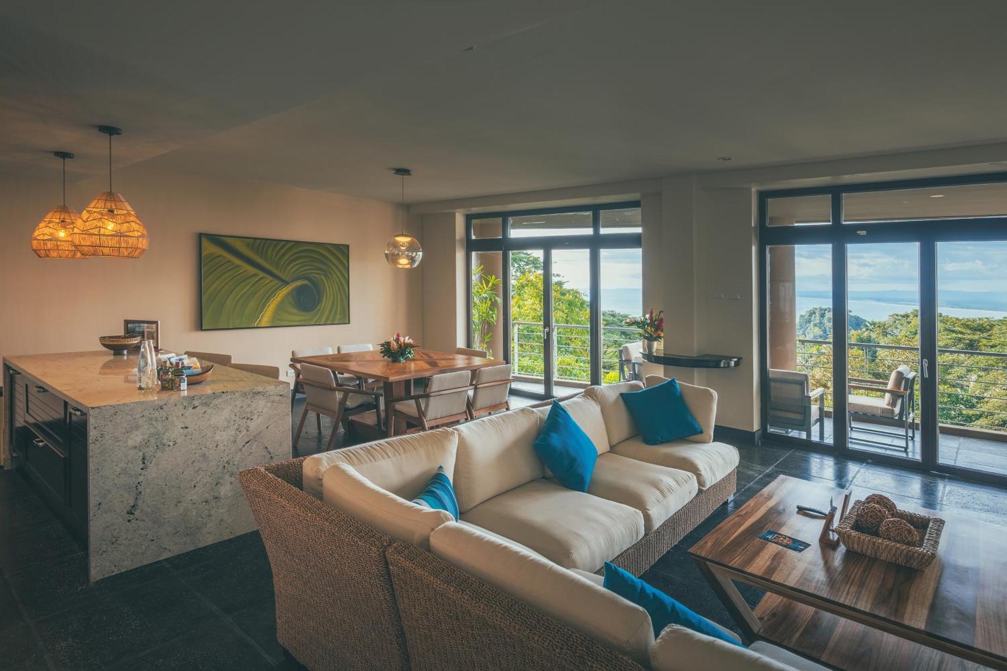 Suite with Panoramic View (# of bedrooms available depends on # of guests reserved)