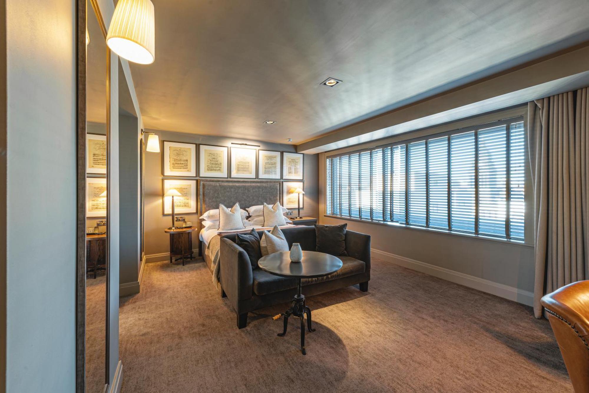 Deluxe Suite
