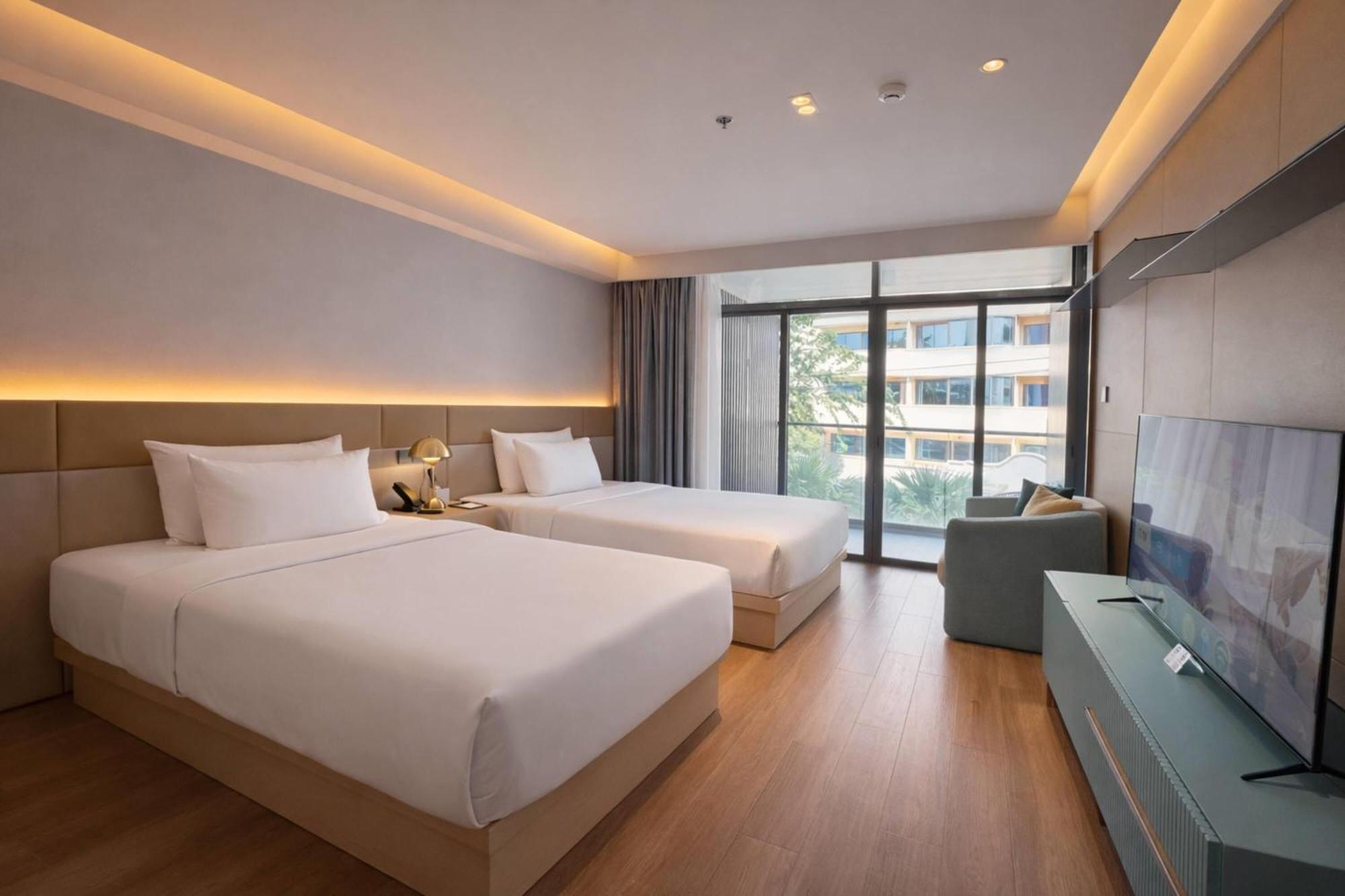 Deluxe Twin Room with City View