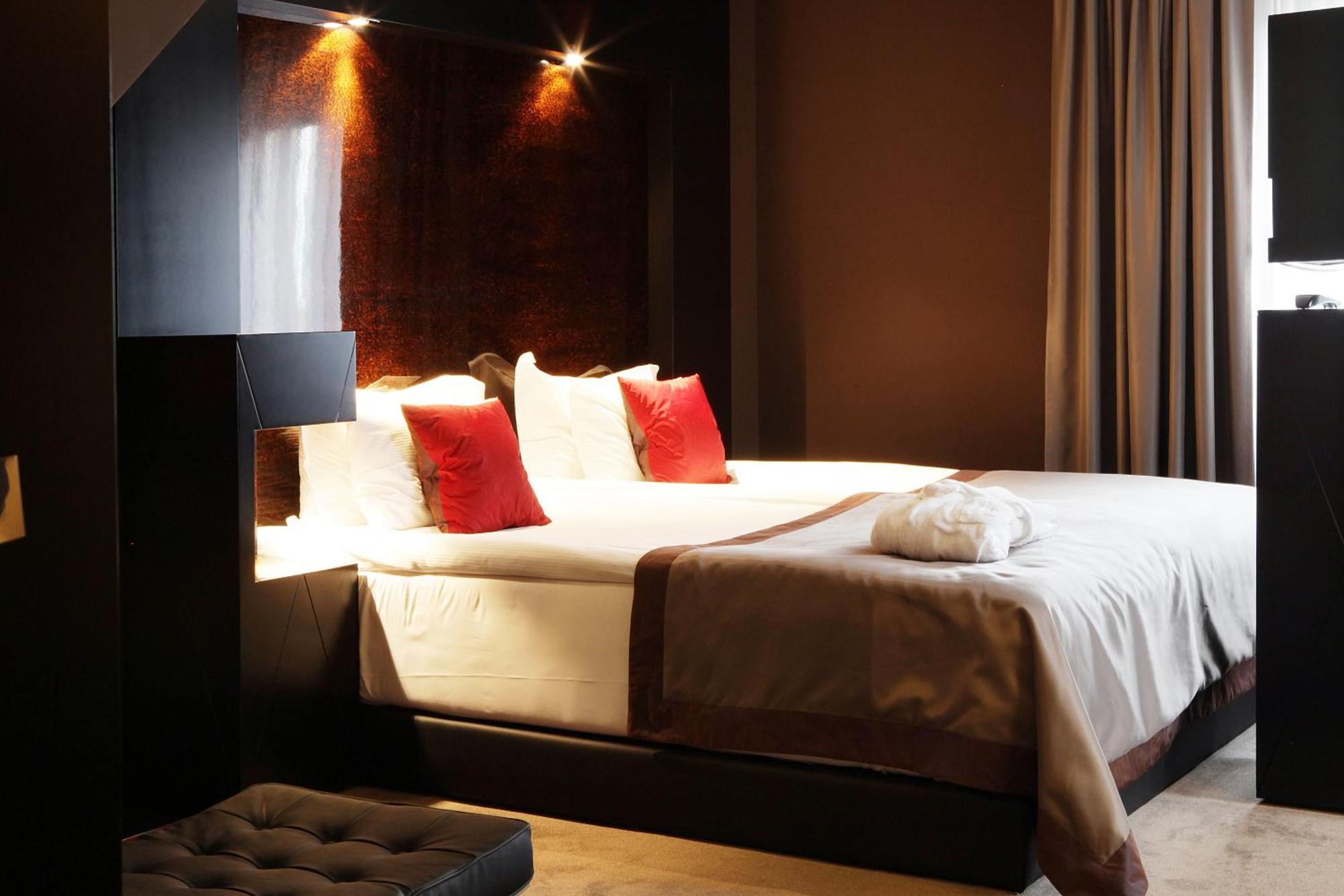 Double Room (1 Adult)
