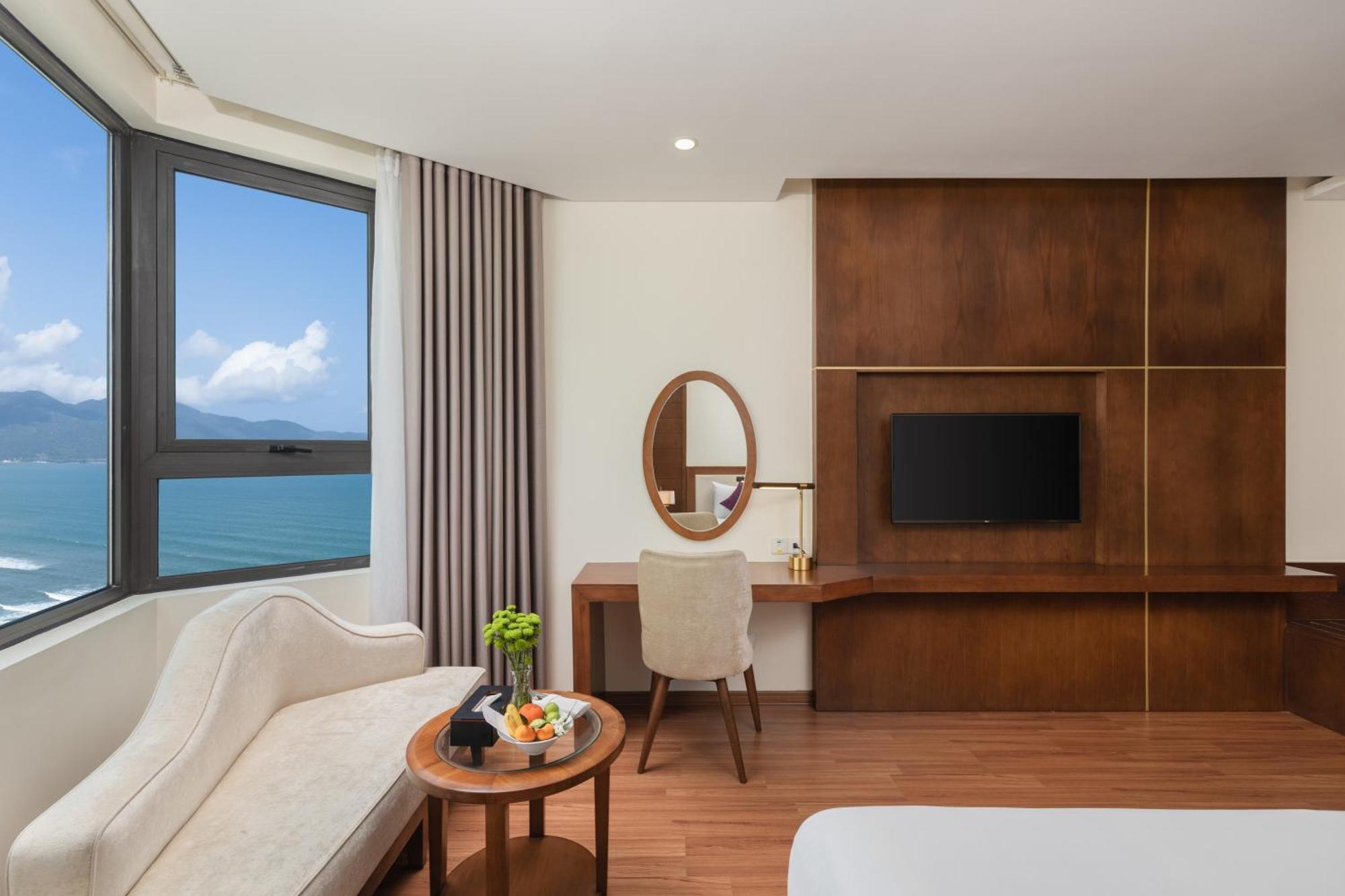Deluxe Family Room with Partial Sea View - Complimentary Afternoon Tea Per Stay