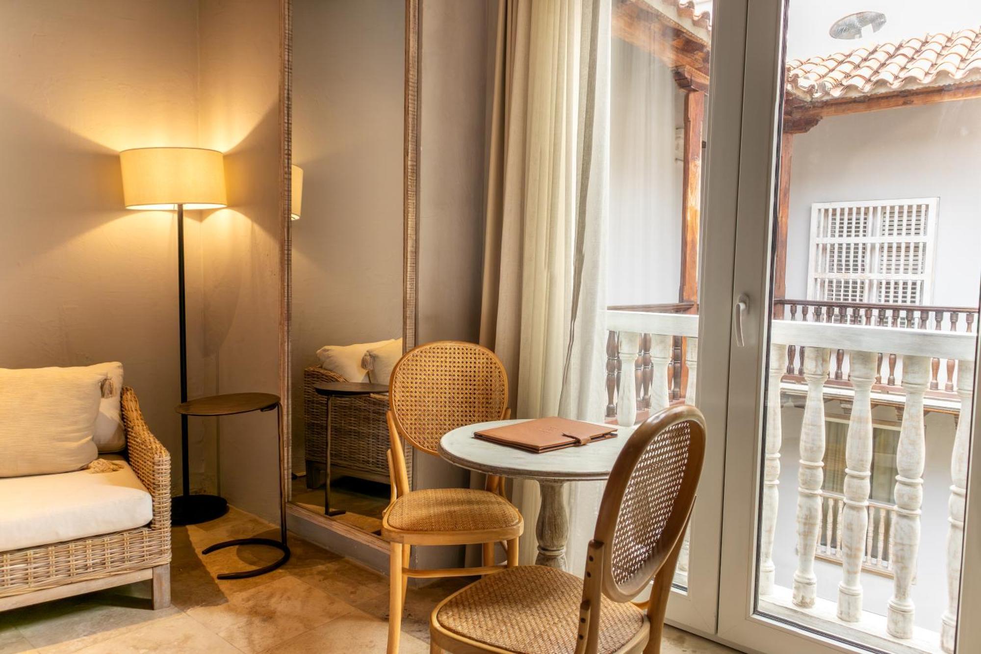 1 King Bed-Premium Room