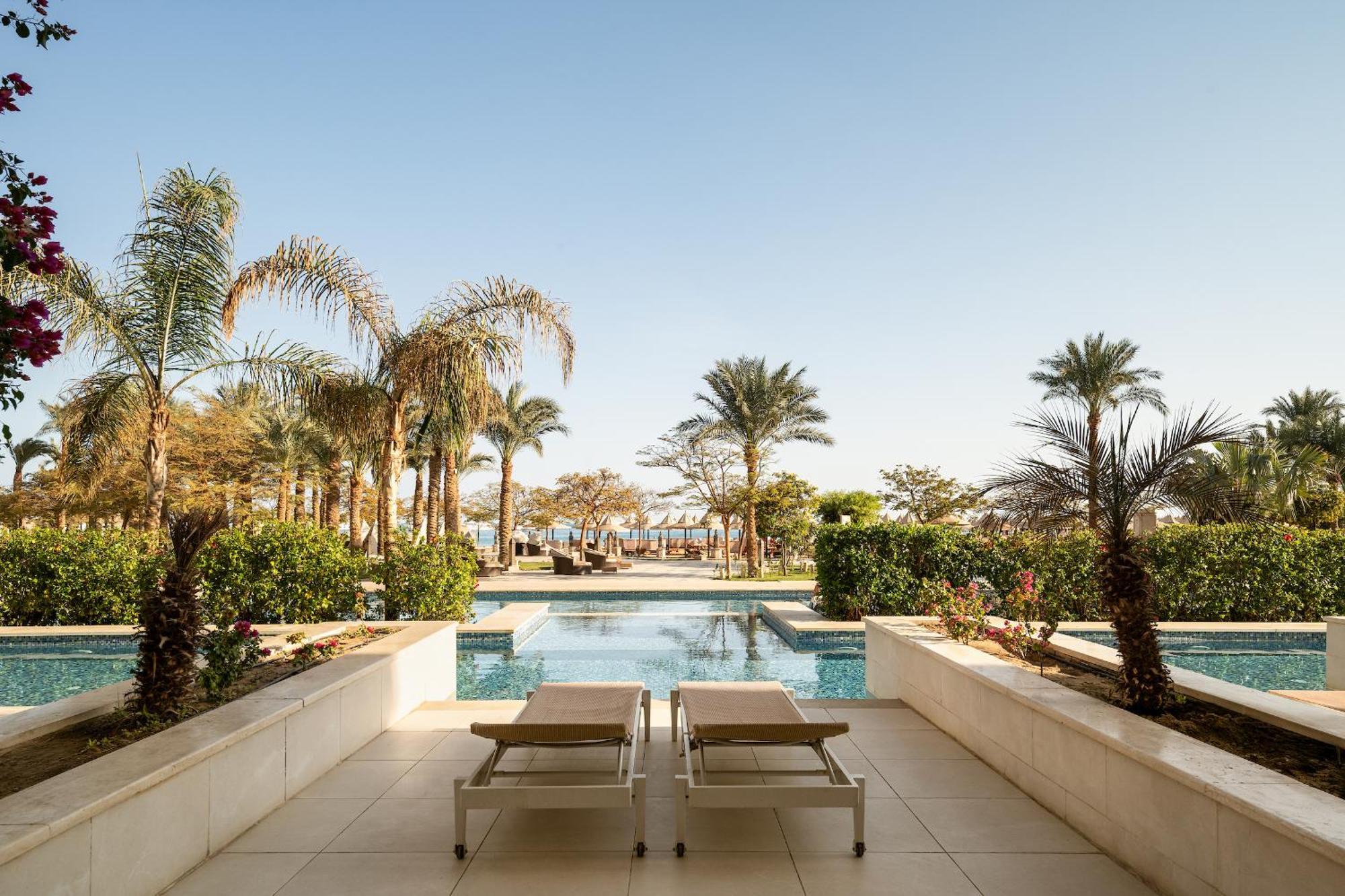 Junior Suite with Direct Pool Access