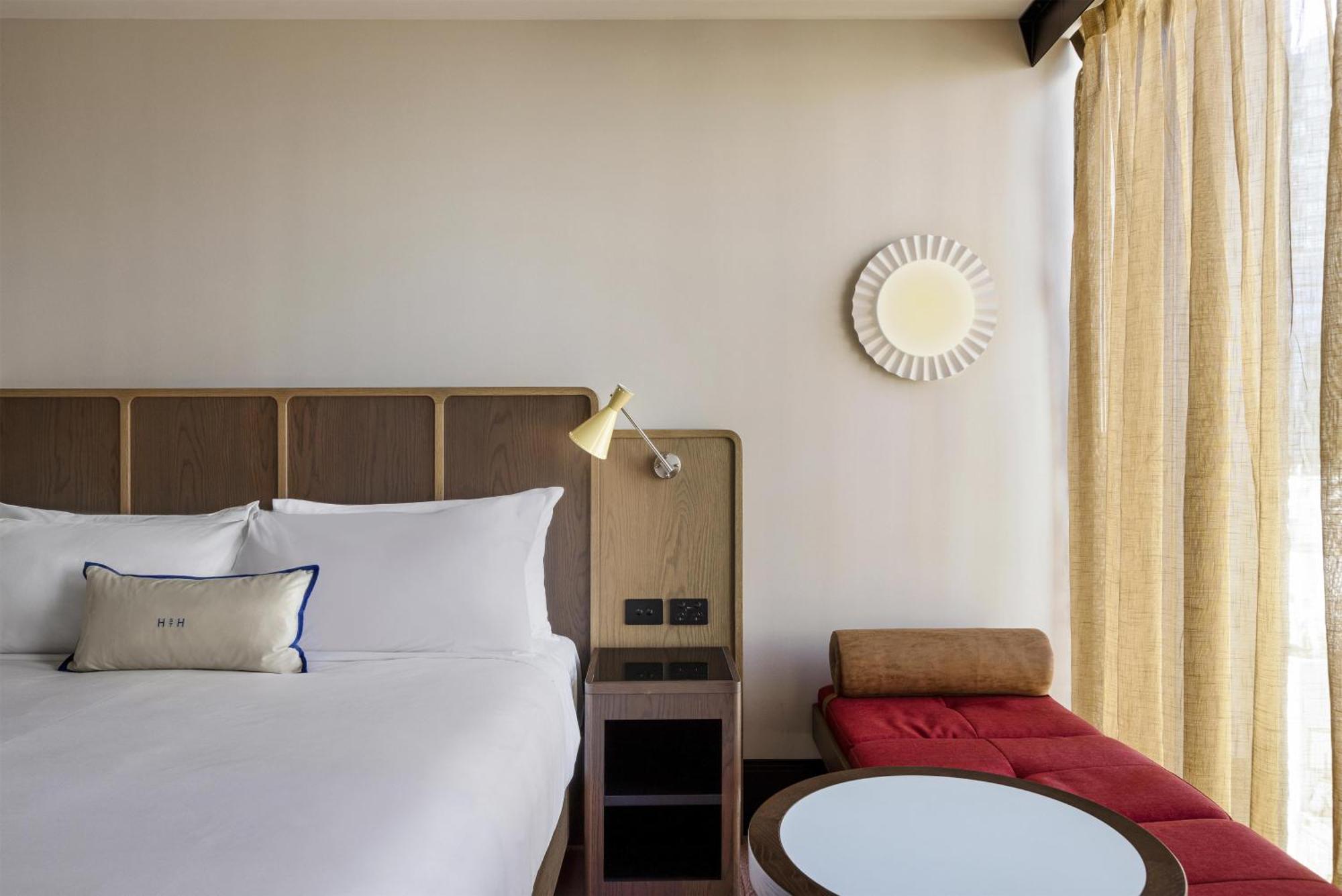 Traveller Room City View