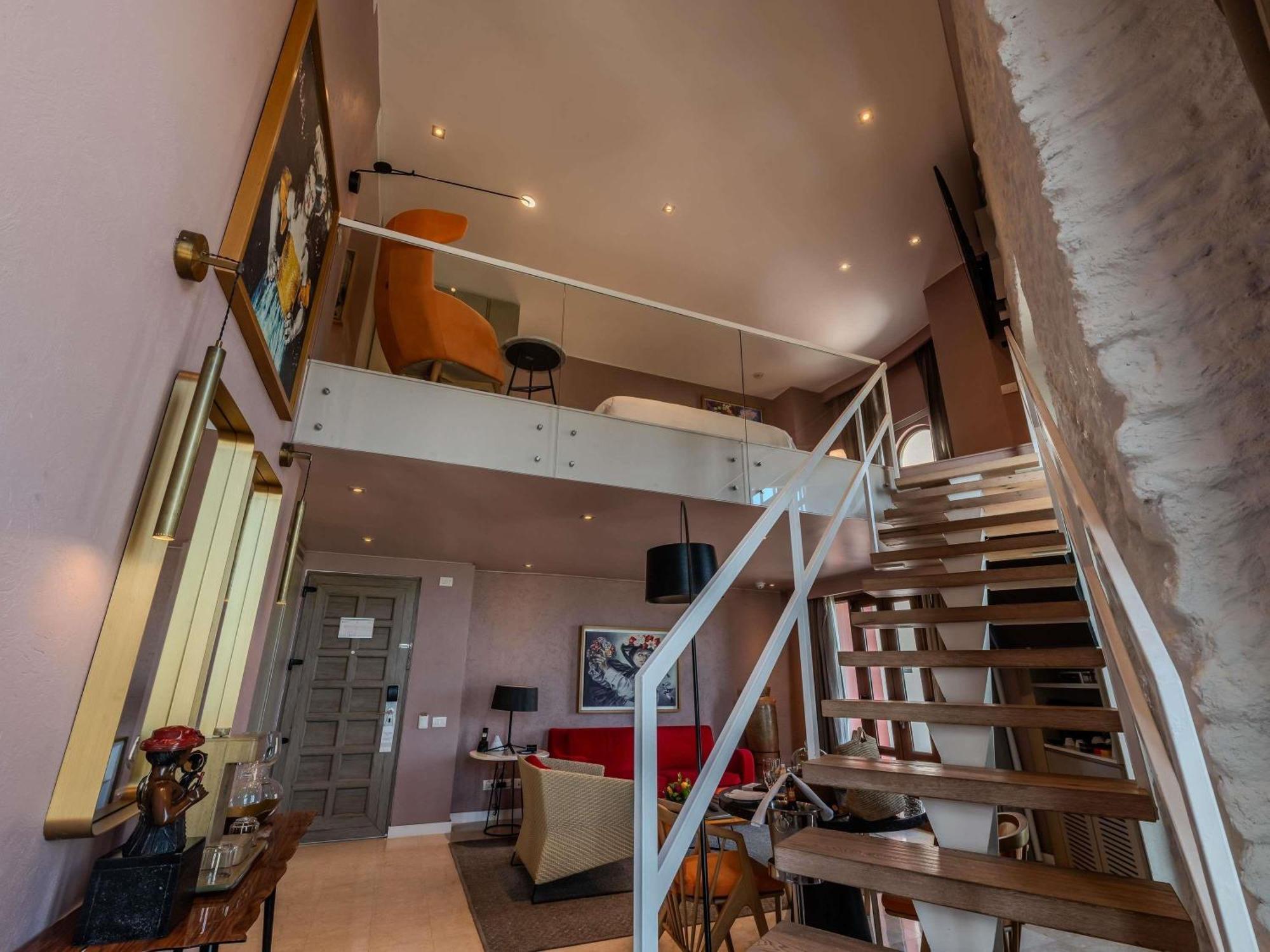 Grau King Suite with Terrace and Sea View