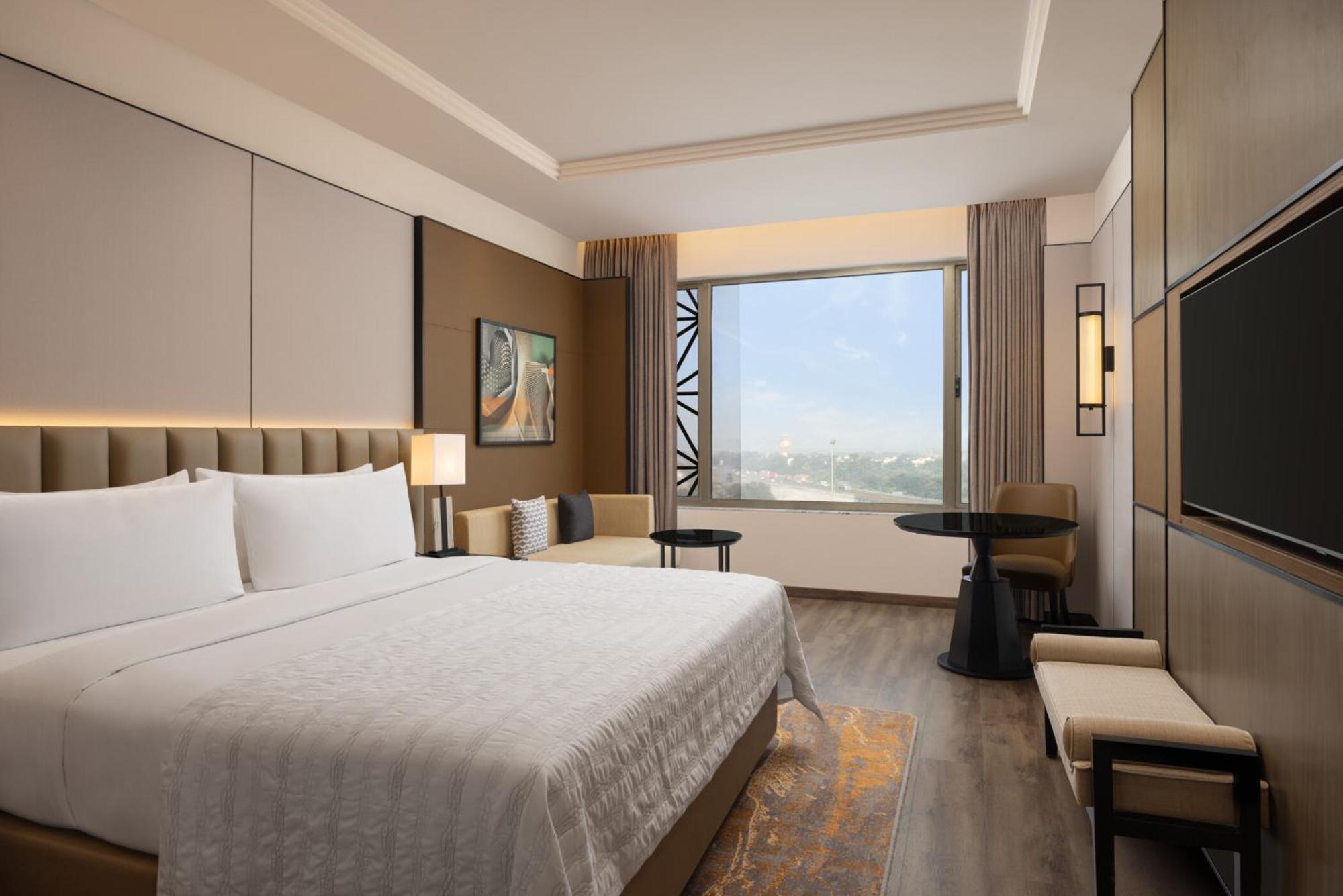 Executive King Room with Club Lounge Access