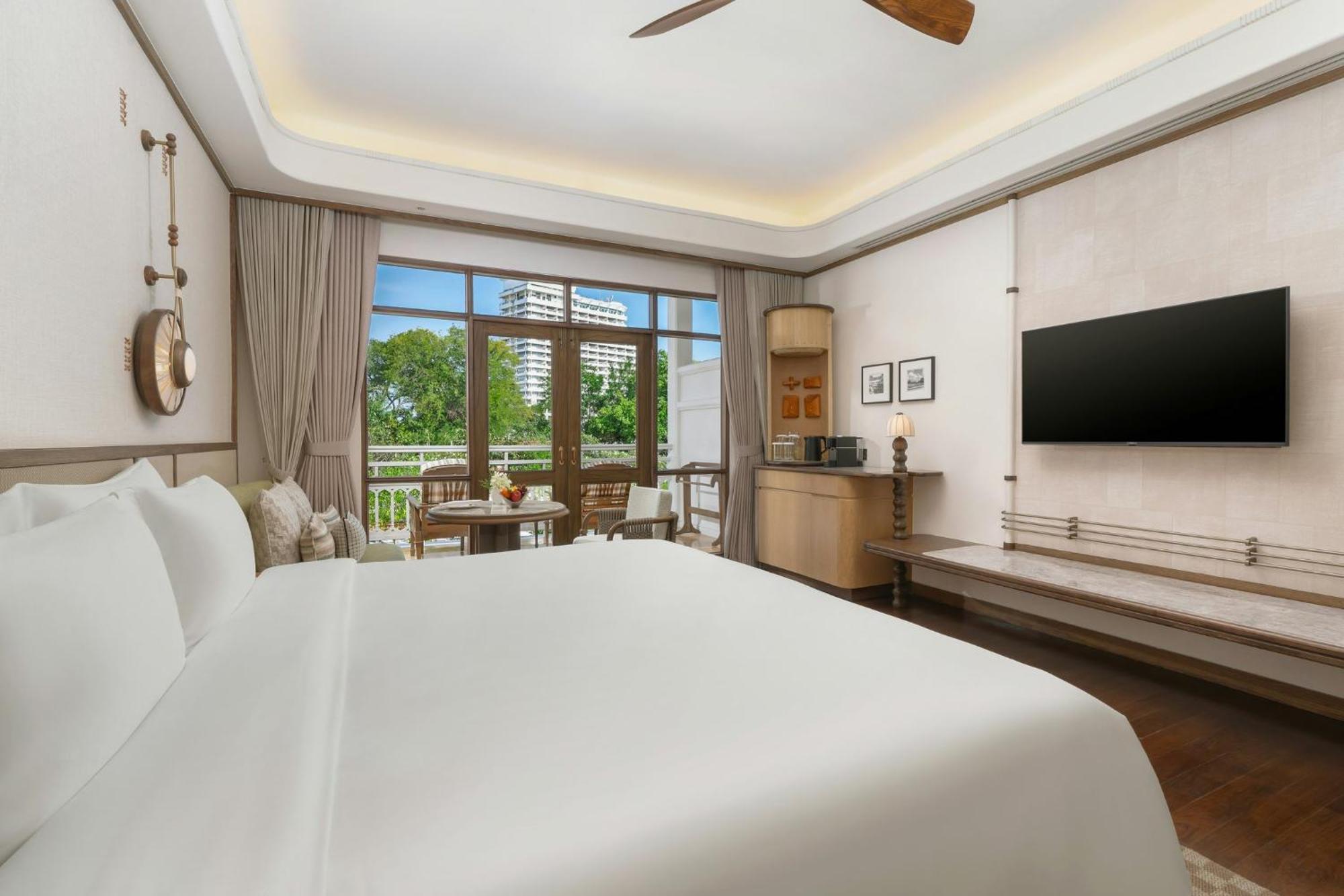 Premium Deluxe Ocean View King