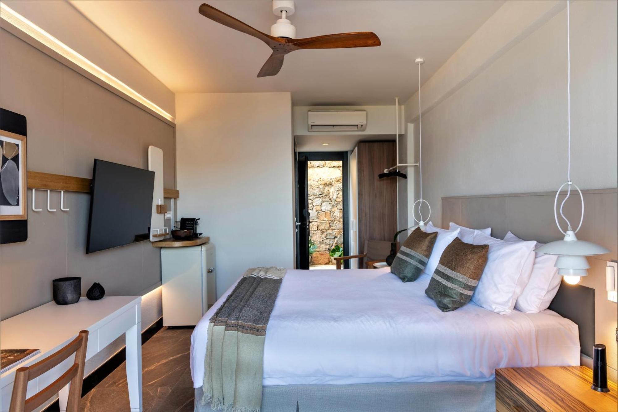 Tropical Nest Queen Room,1765806876:JPEG