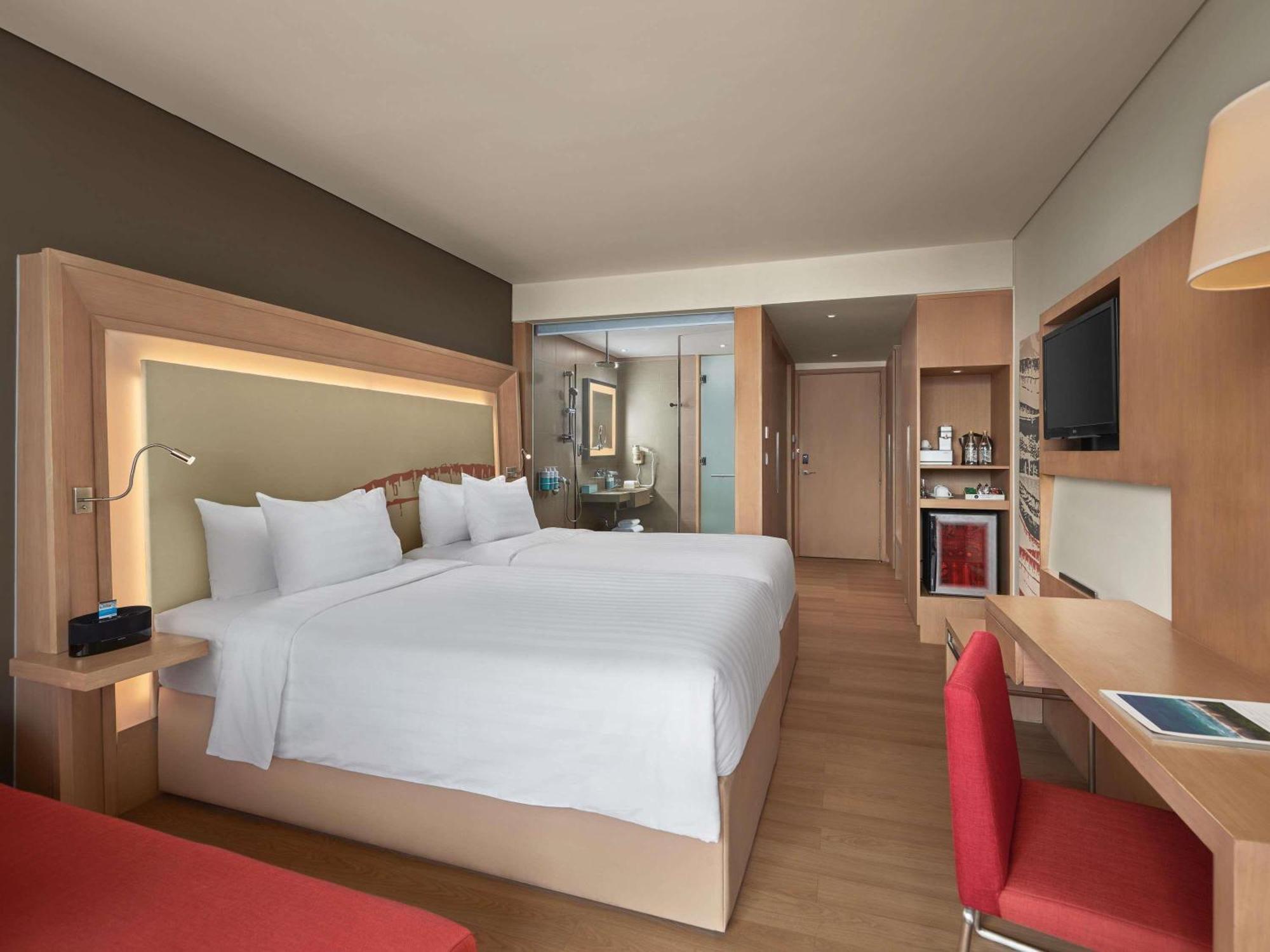 Superior Room City View Twin Bed