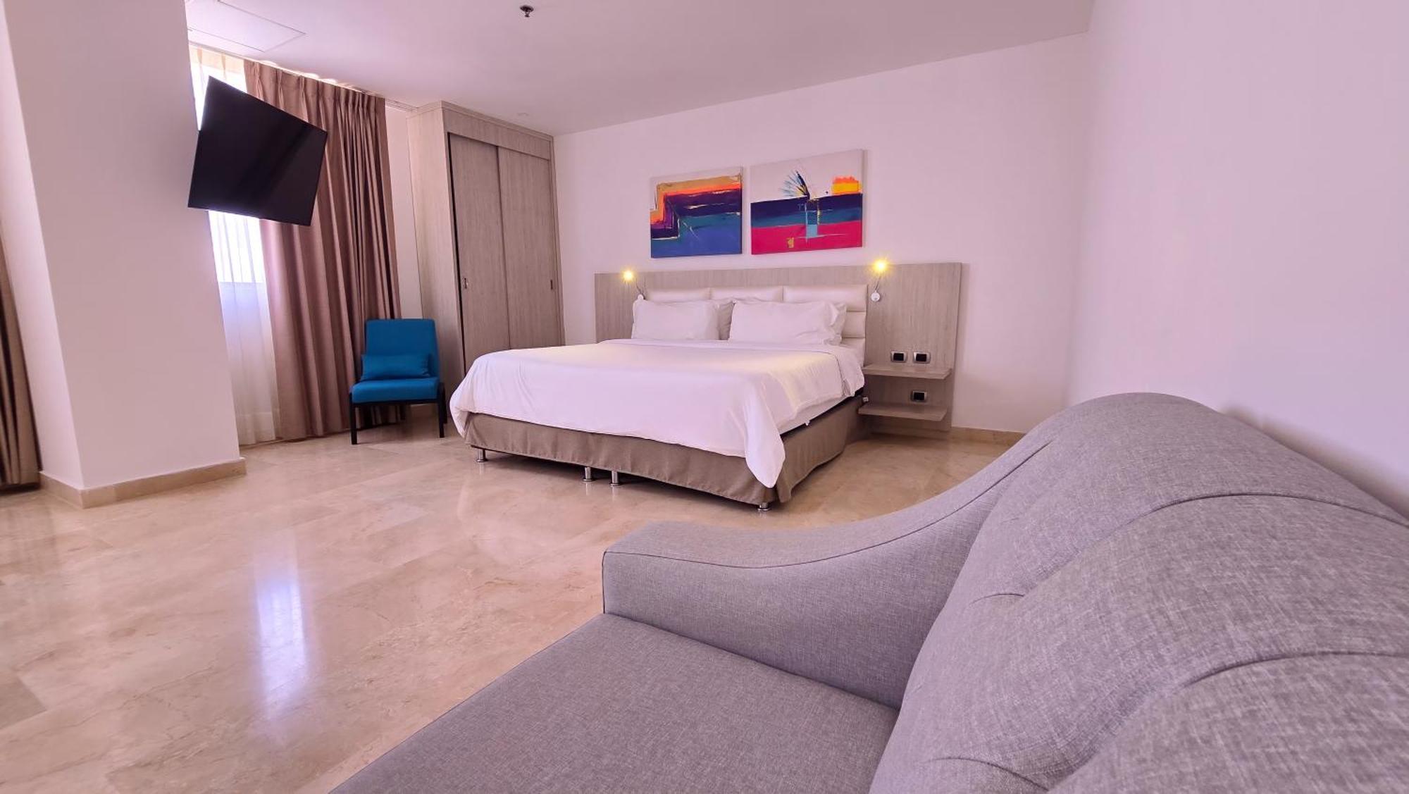 King Suite with Whirlpool and City View - Non-Smoking