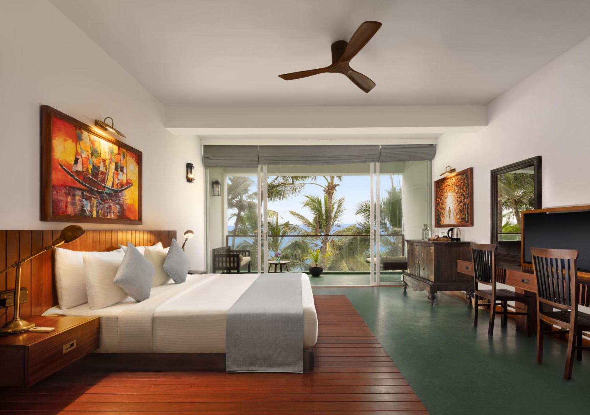 Deluxe Double Room with Balcony - Direct Ocean View