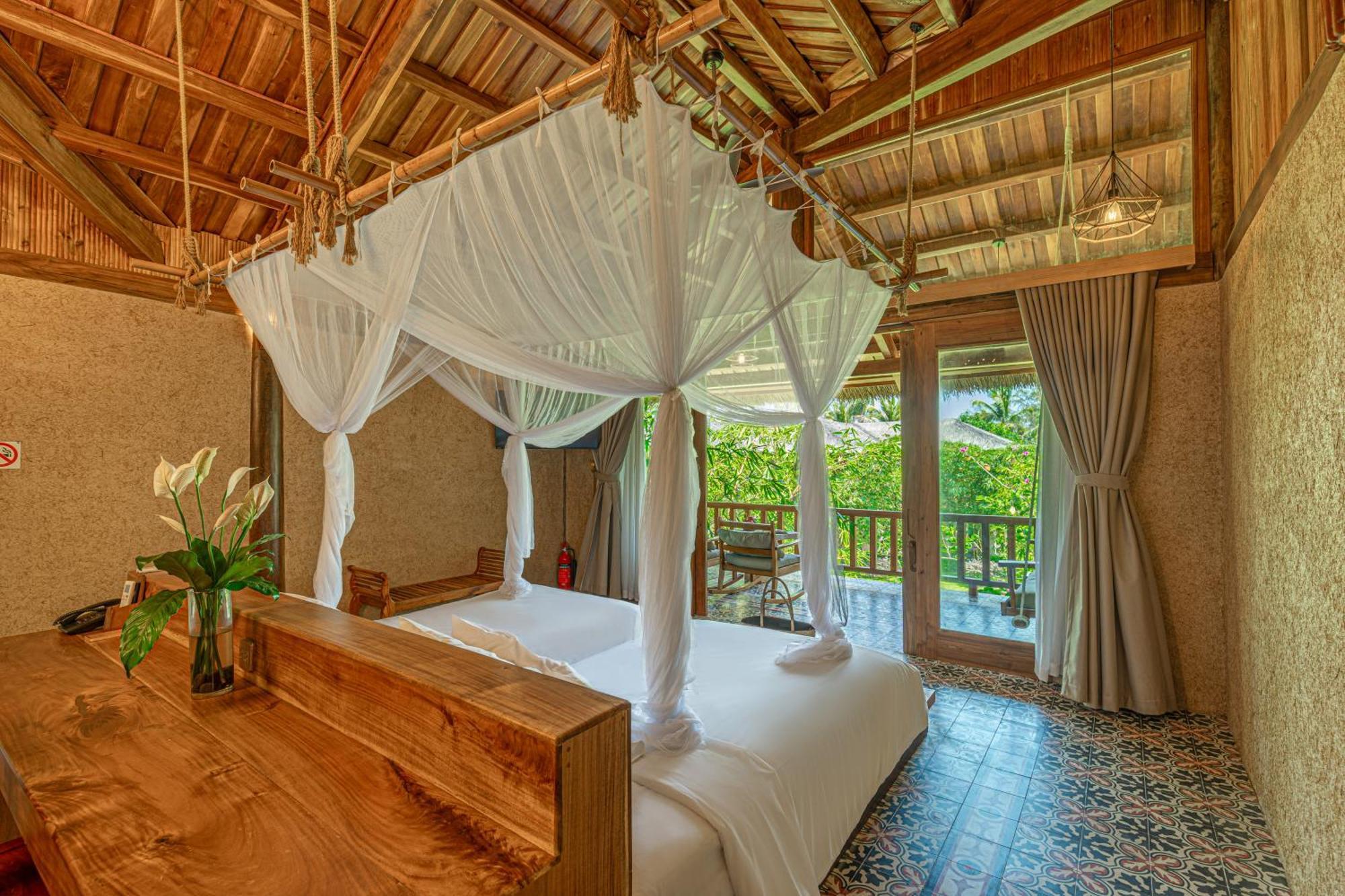 Premium Ocean Breeze with Balcony