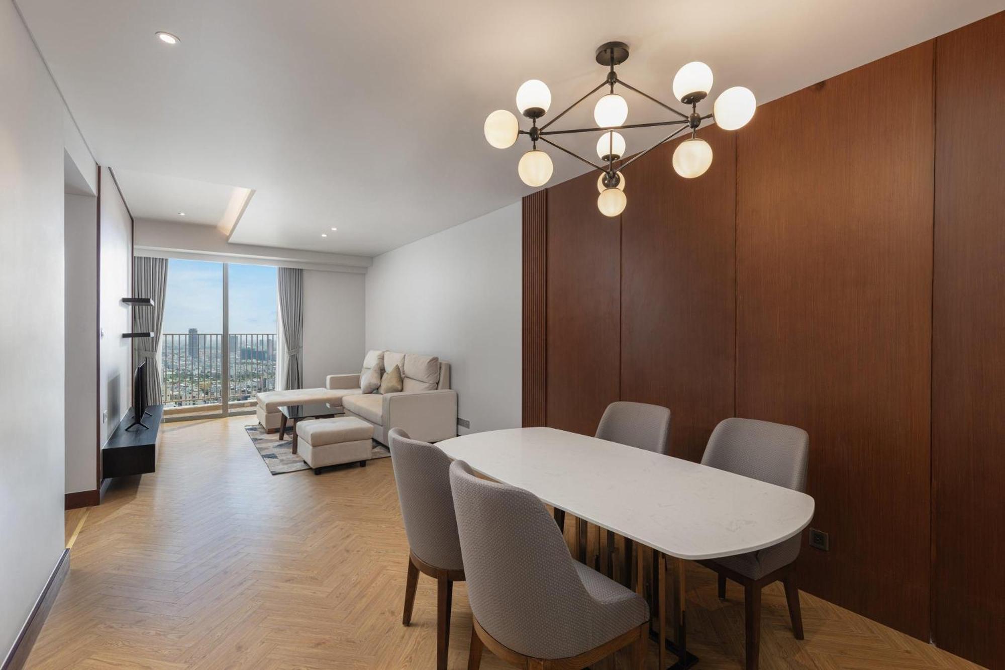 Three-Bedroom Grand Suite with Three King Beds and Panoramic Ocean View