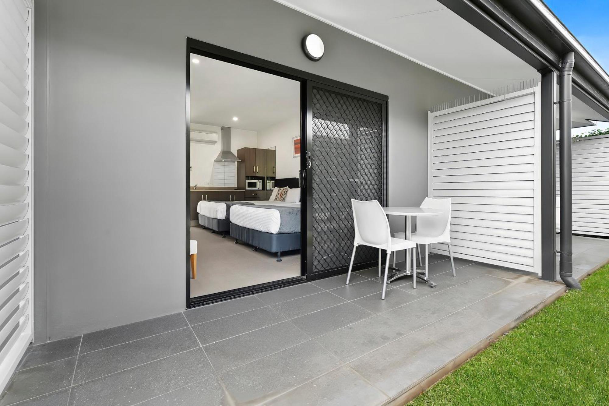 2 Queen Beds, Efficiency - Non Smoking