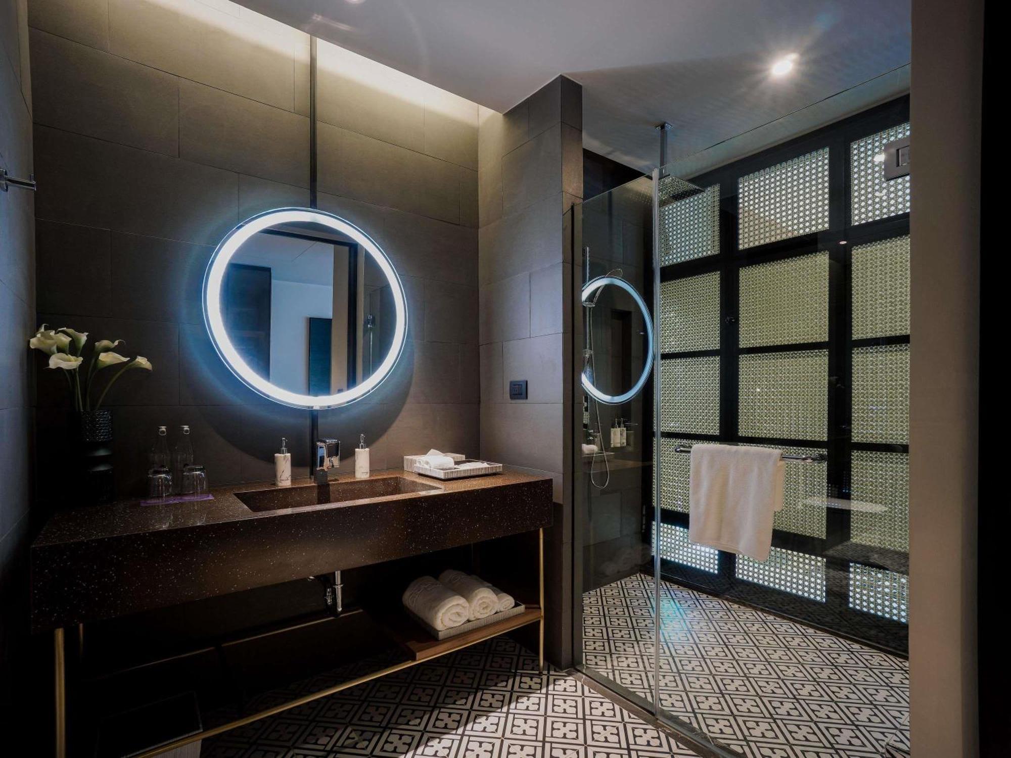Deluxe Twin Room with Pool Access