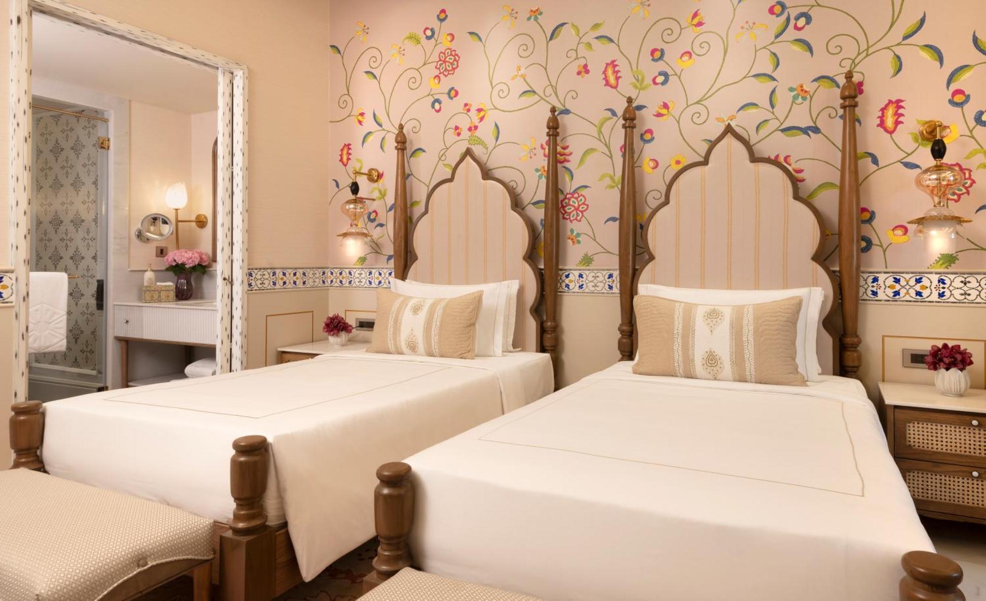 Grand Luxury Room Twin Bed with Sit Out