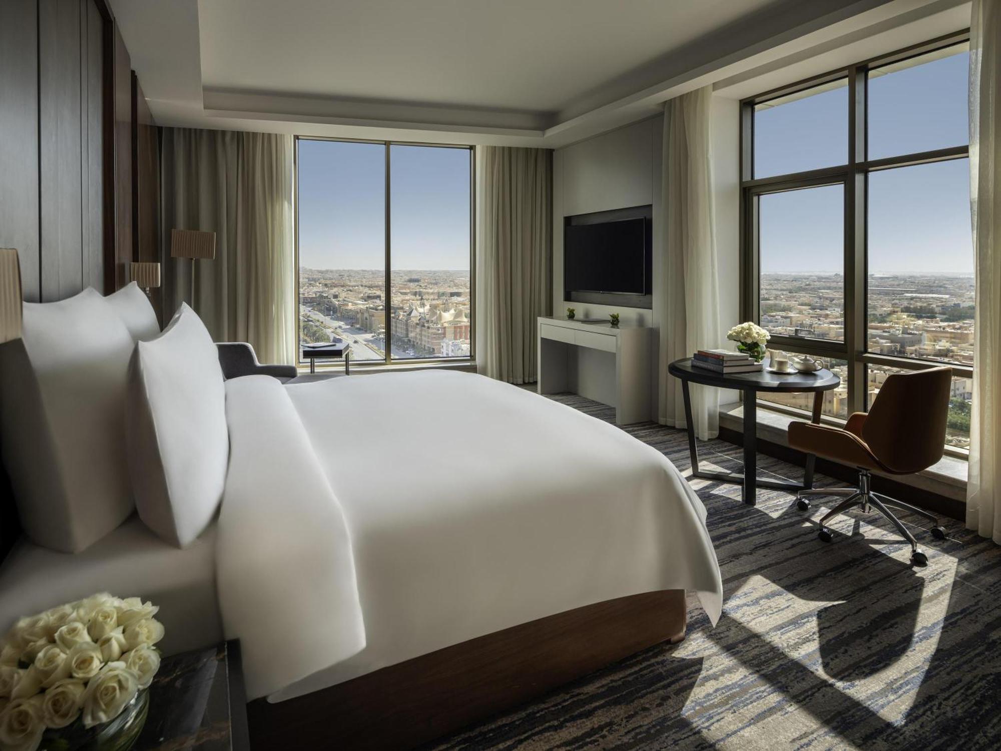 Deluxe King Room,1731729504:JPEG