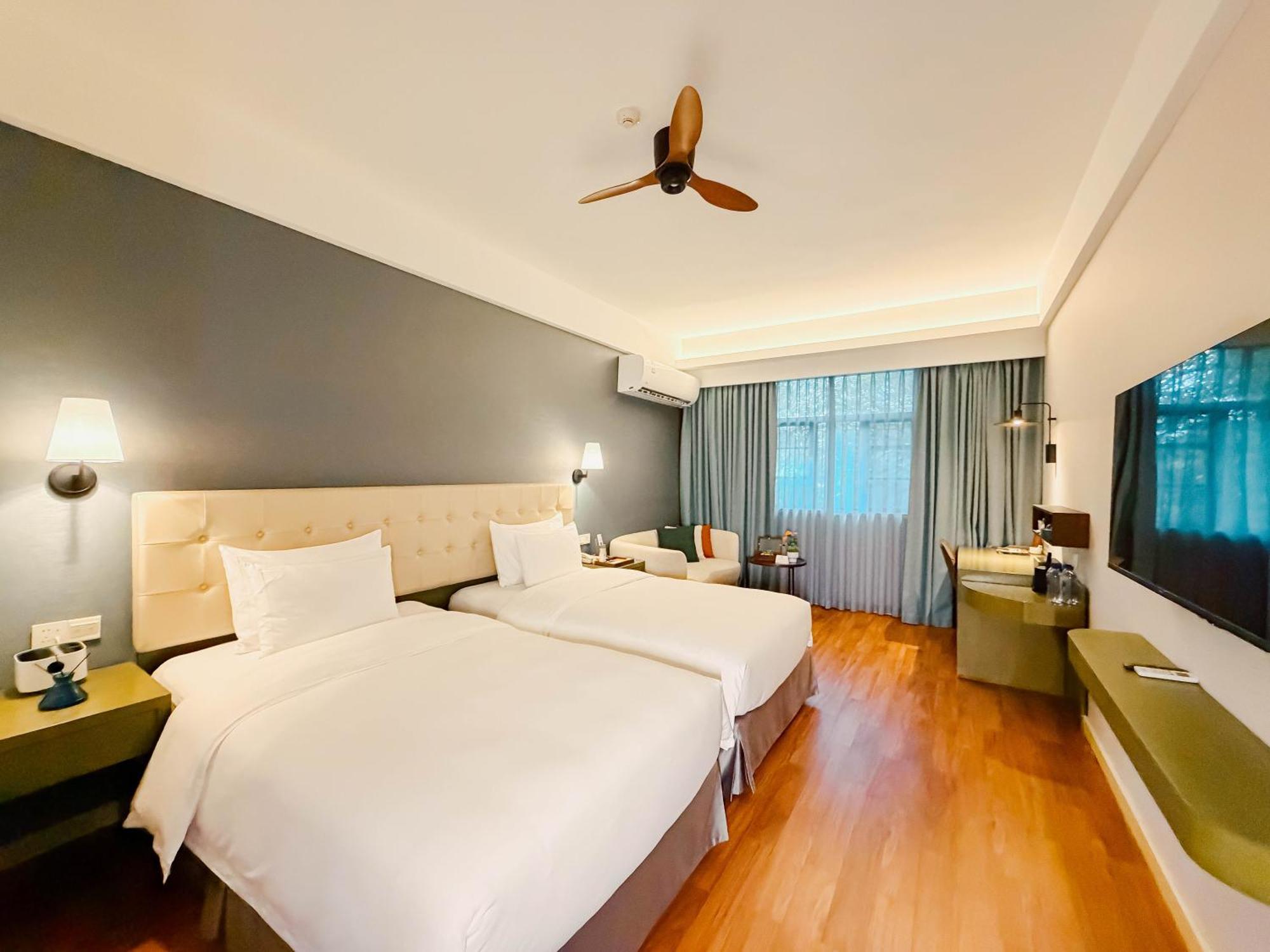 Deluxe Garden-View  TWIN Room (Quiet Soundproofing + Deep Sleep)