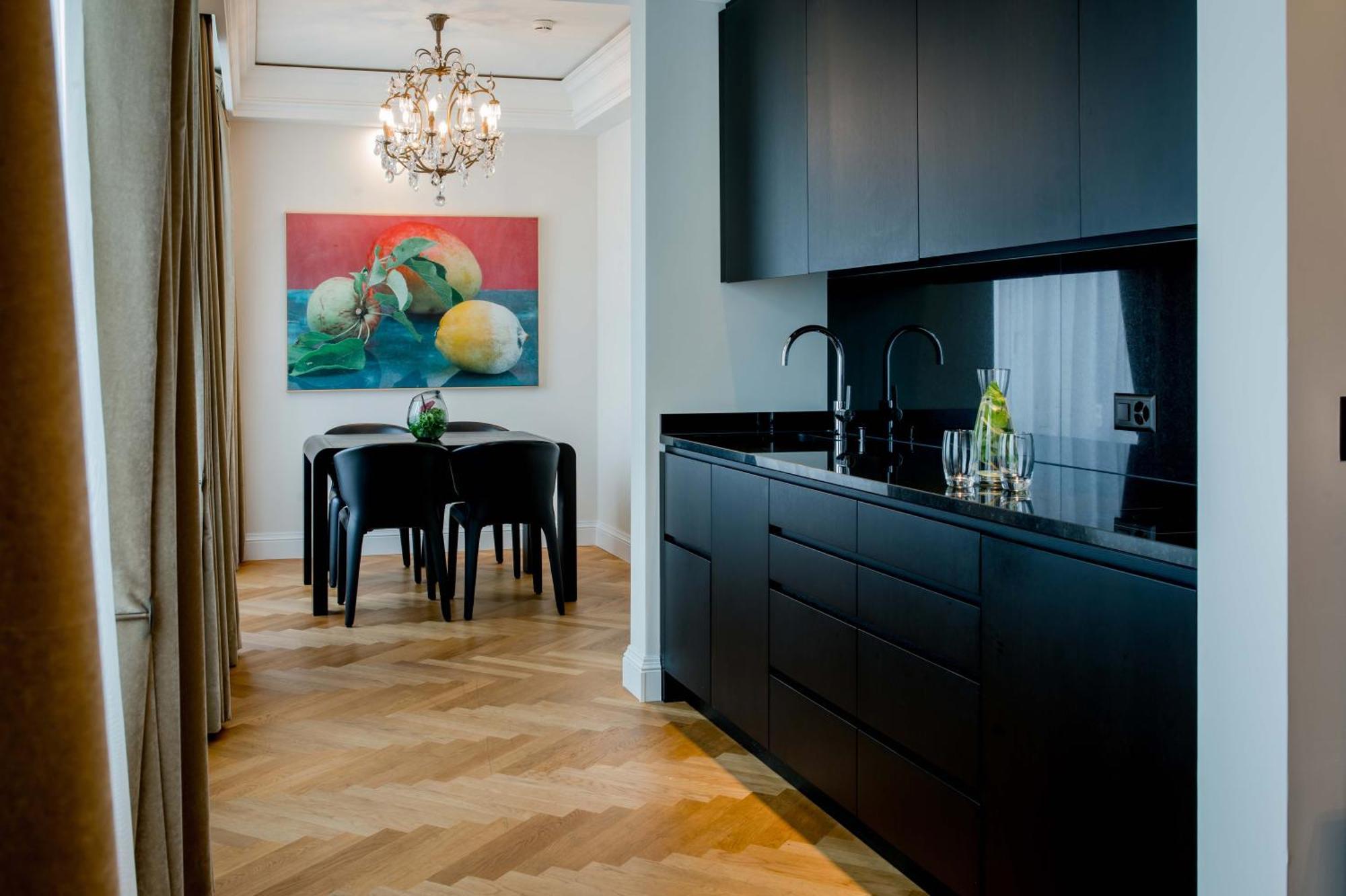 Luxury Living Studio with Kitchenette