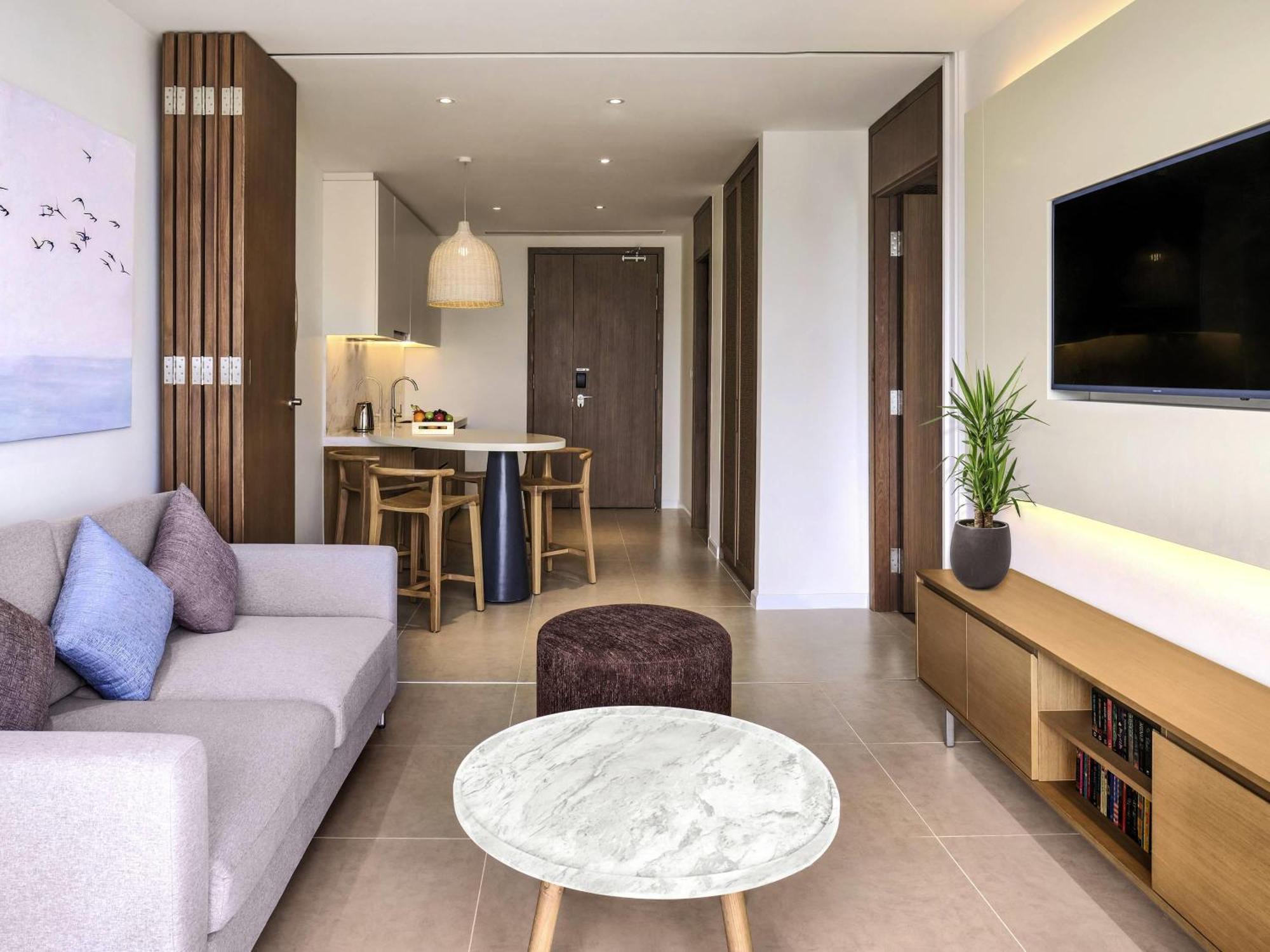 Junior Suite with One King Bed