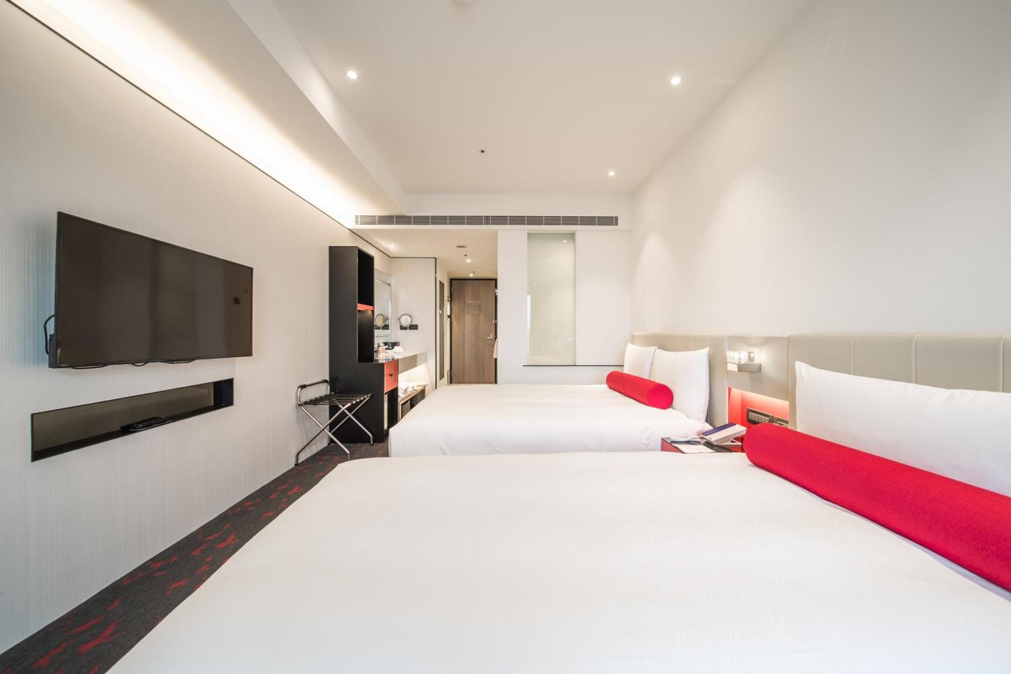 Triple Room with City View