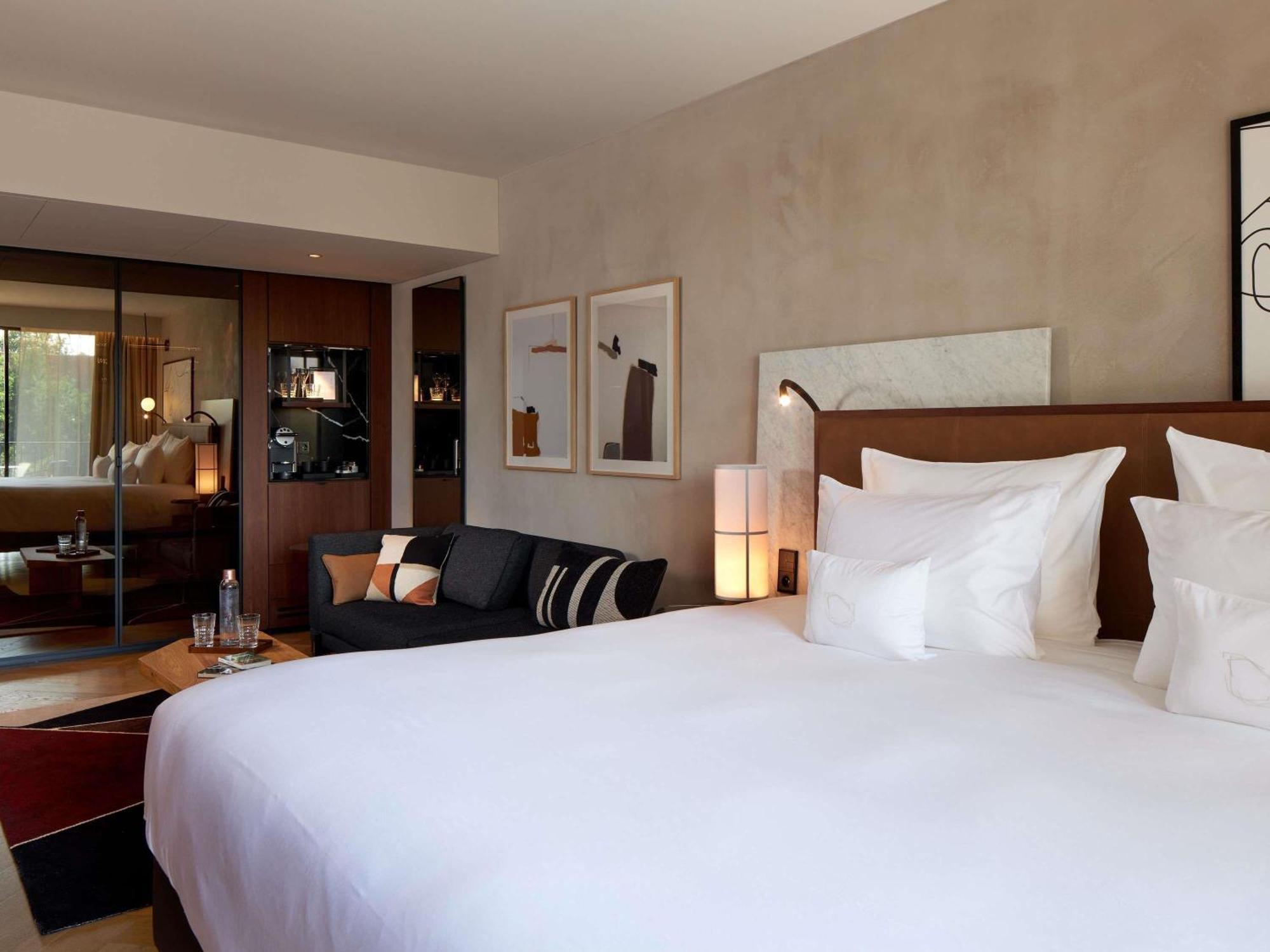 Deluxe King Room with Balcony