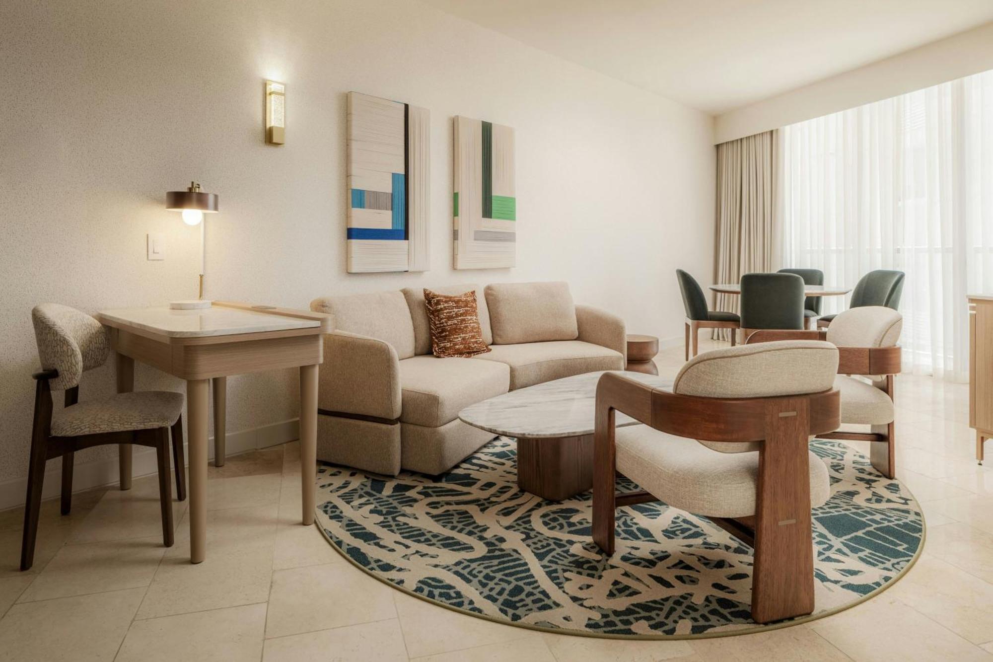 Executive Suite met Kingsize Bed en Balkon - Gedeeltelijk Uitzicht op de Oceaan
