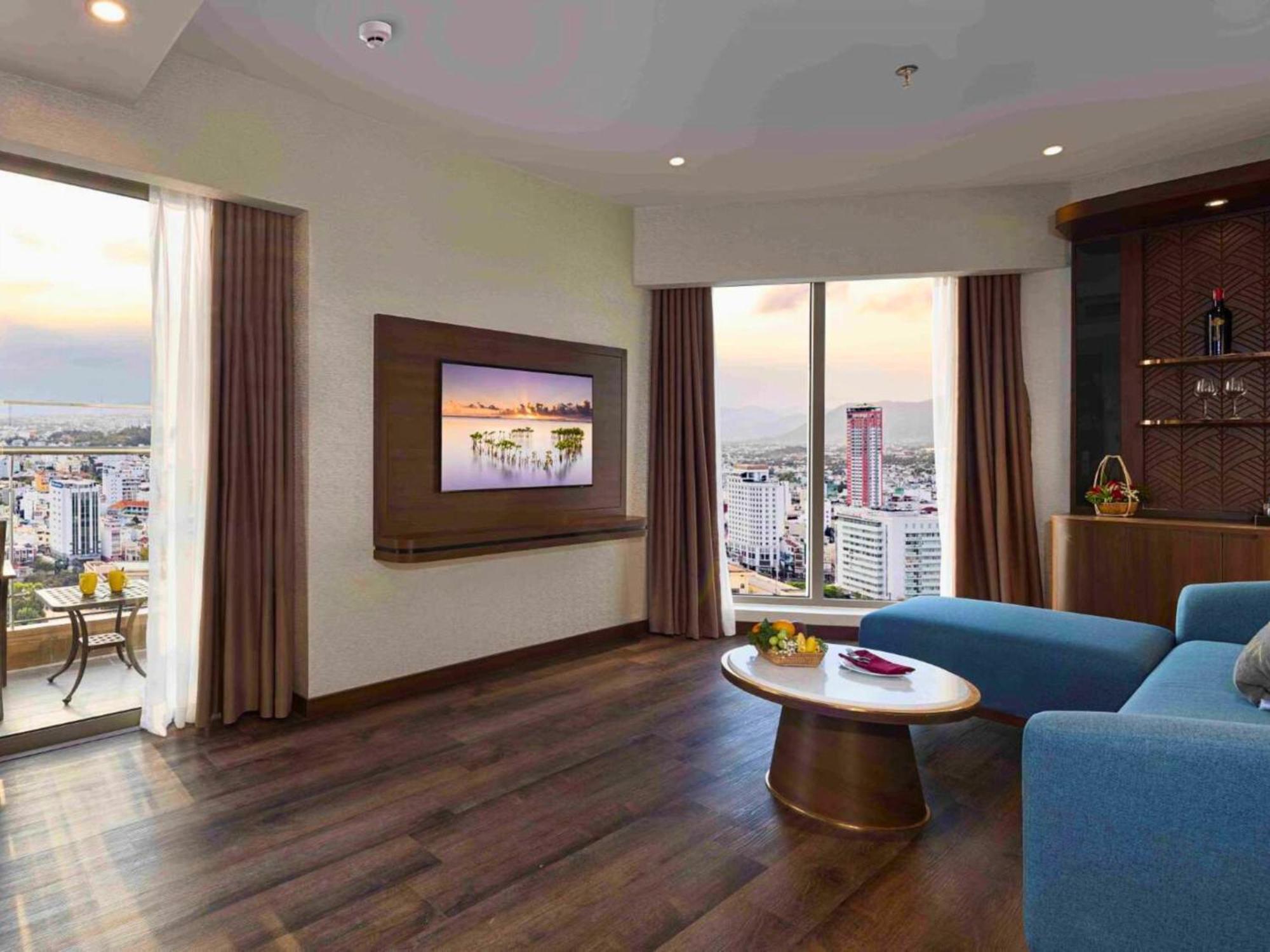 Junior Club Suite with balcony