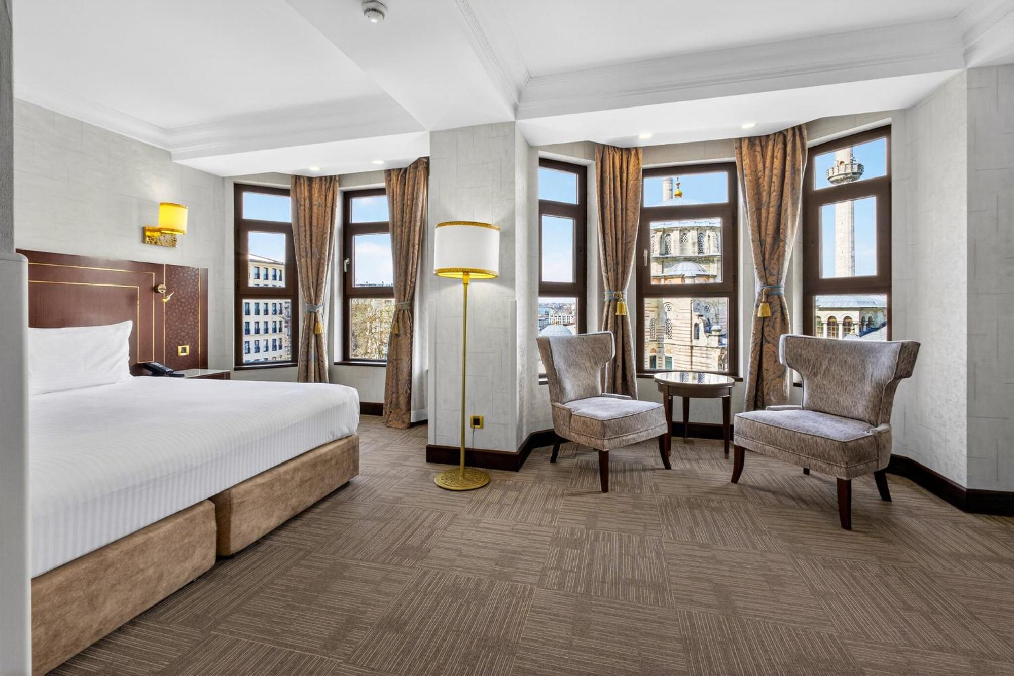 Club Twin Room with Club Lounge Access