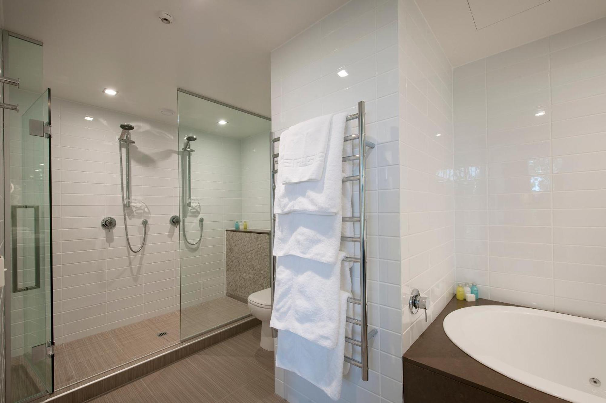 Luxury Suite with Spa Bath