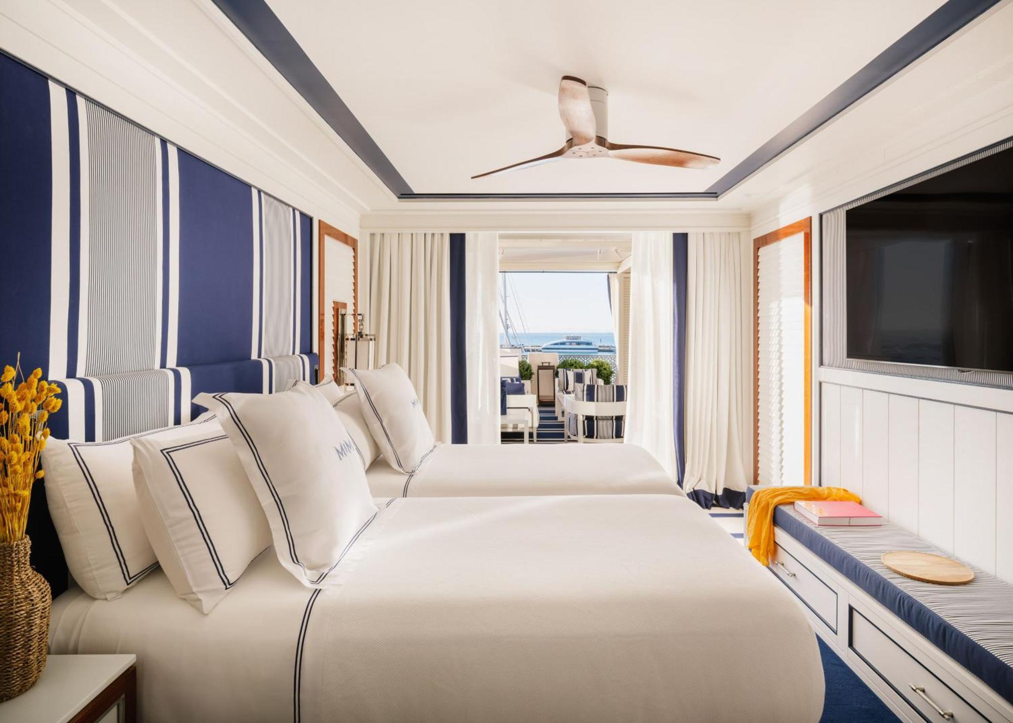 Junior Suite with Terrace Sea View