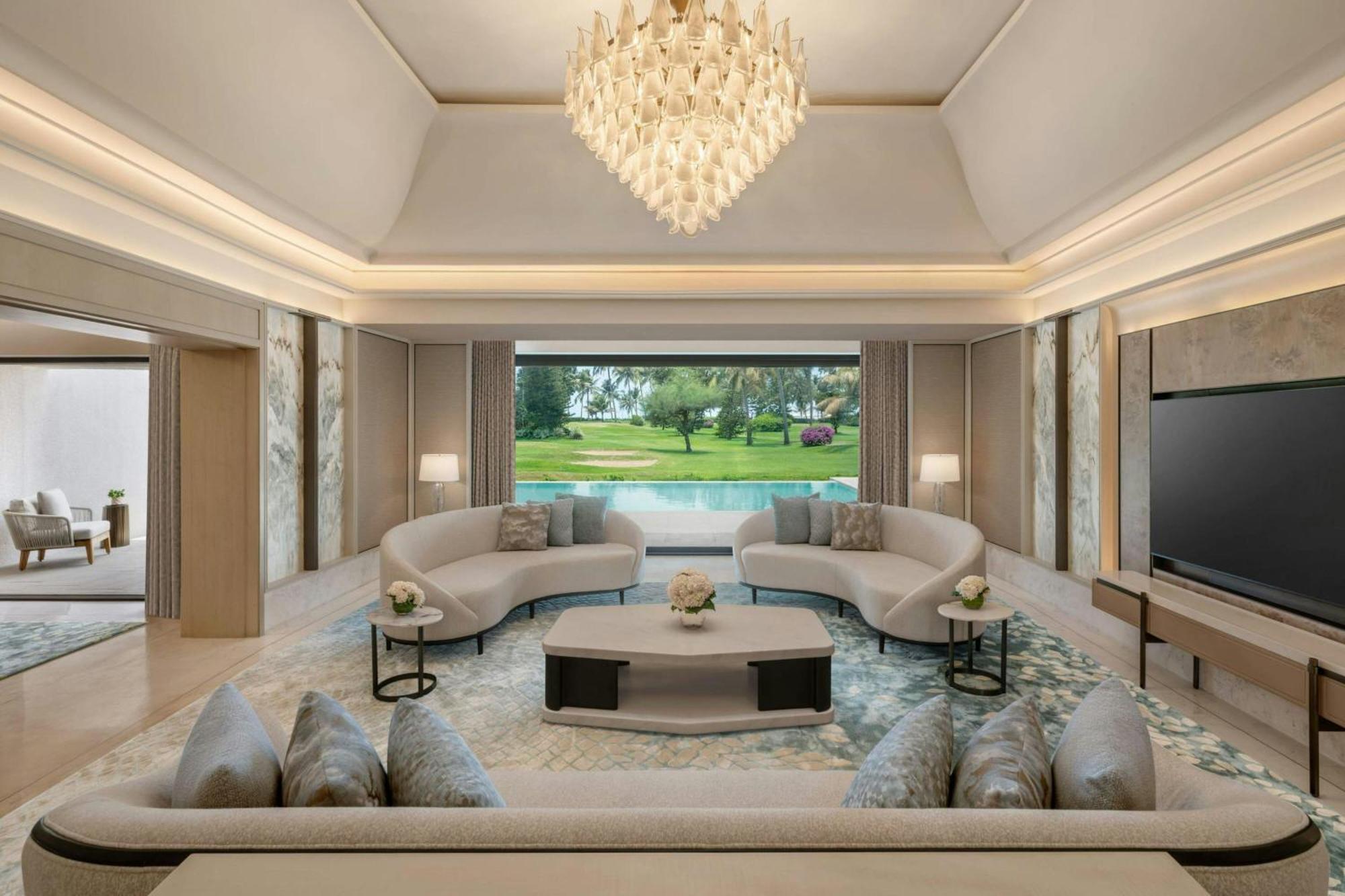 Presidential Villa, 3 Bedroom Villa, Golf View, Plunge Pool- Private round trip Dabolim airport transfers