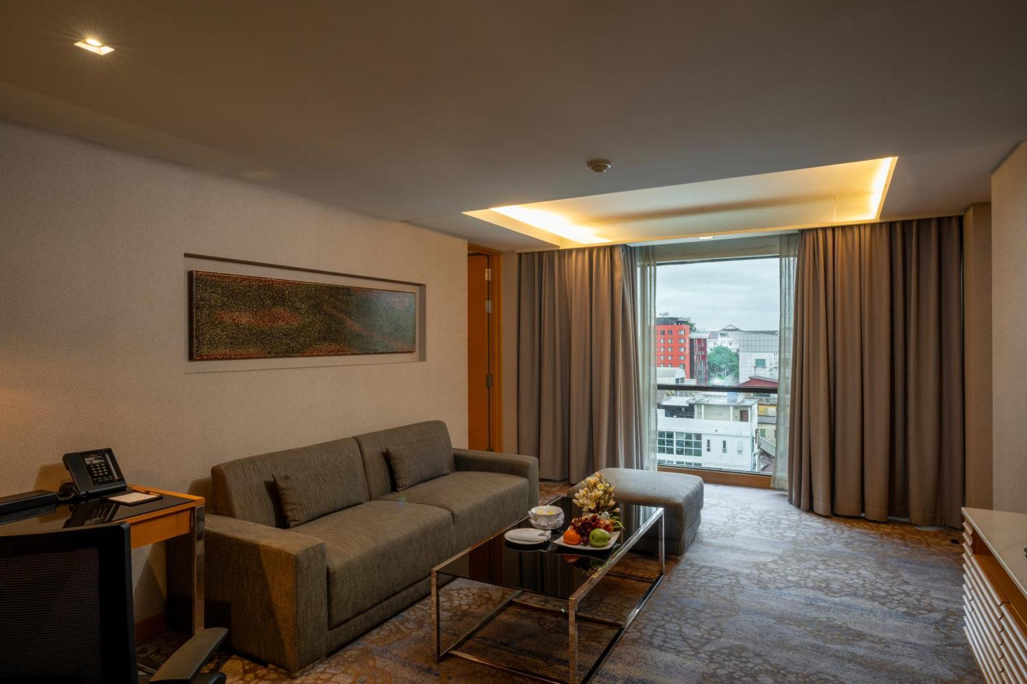 Deluxe Suite