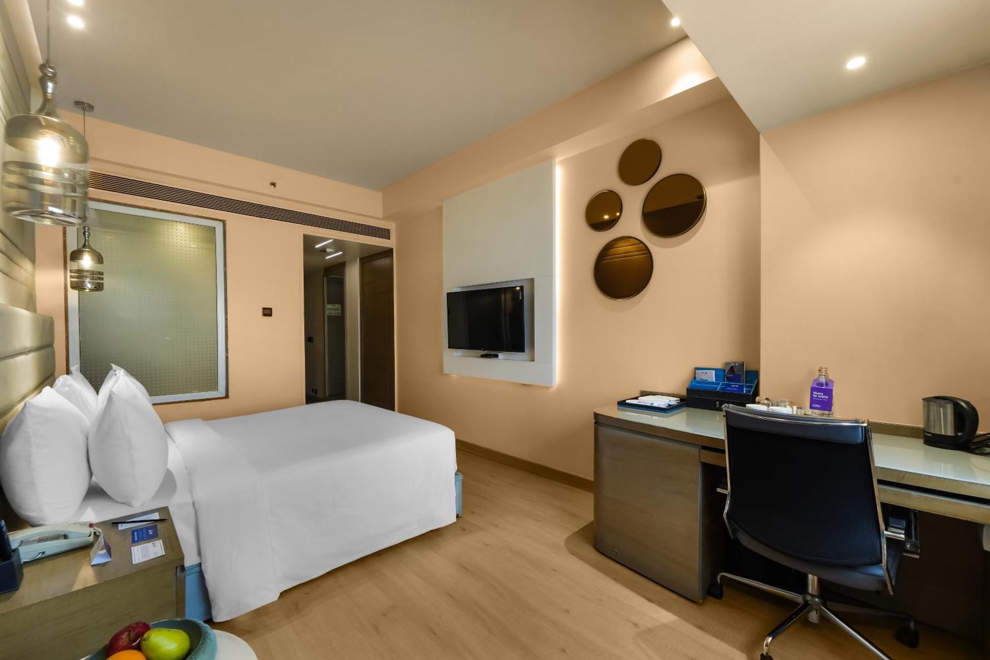 Day use room -King or Twin bed -  11am to 5pm (Night stay not allowed, Extra charges applicable) (Mandatory checkout at 5pm)