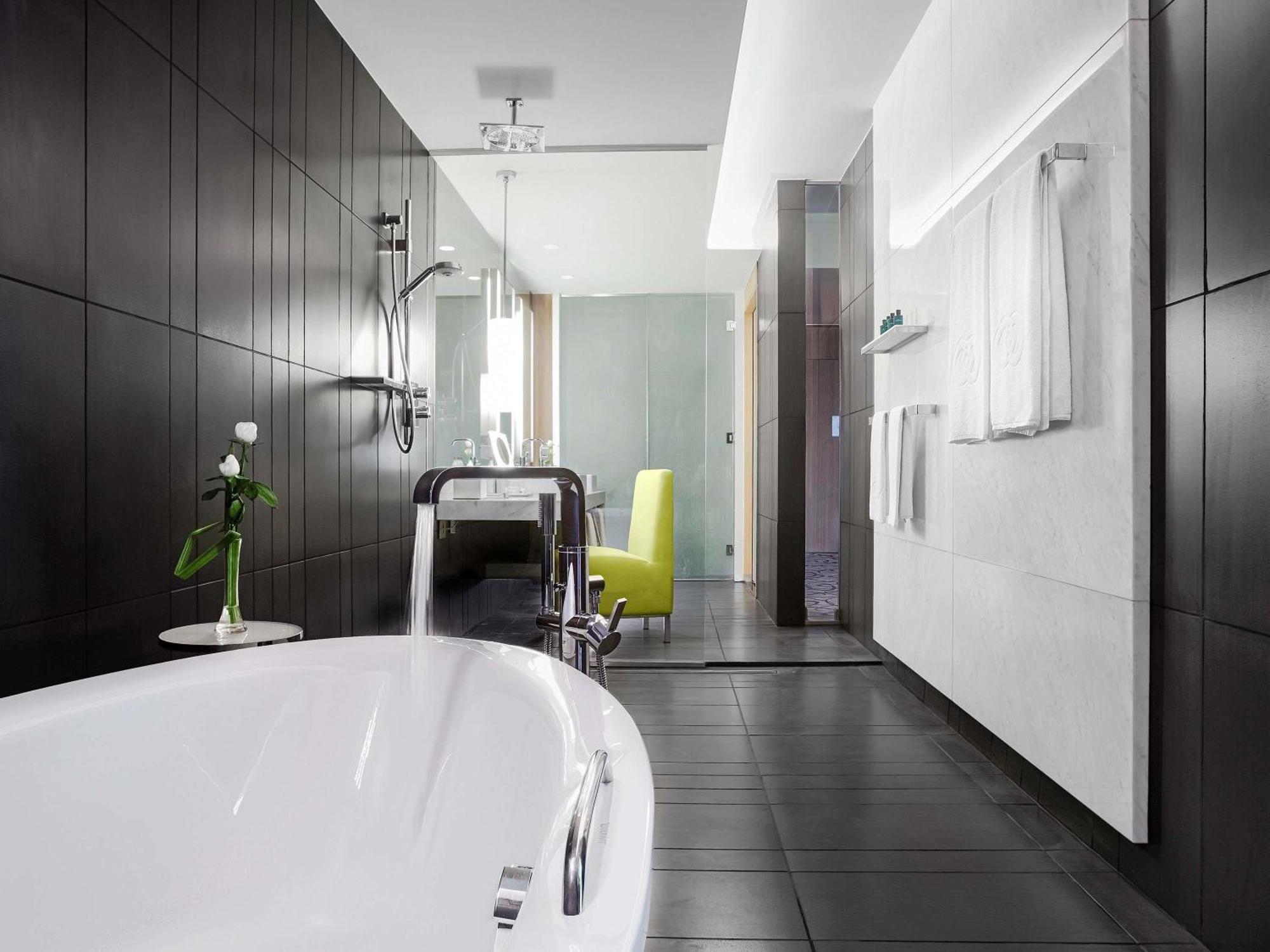 Junior Suite met Kingsize Bed en Uitzicht op Burj Khalifa