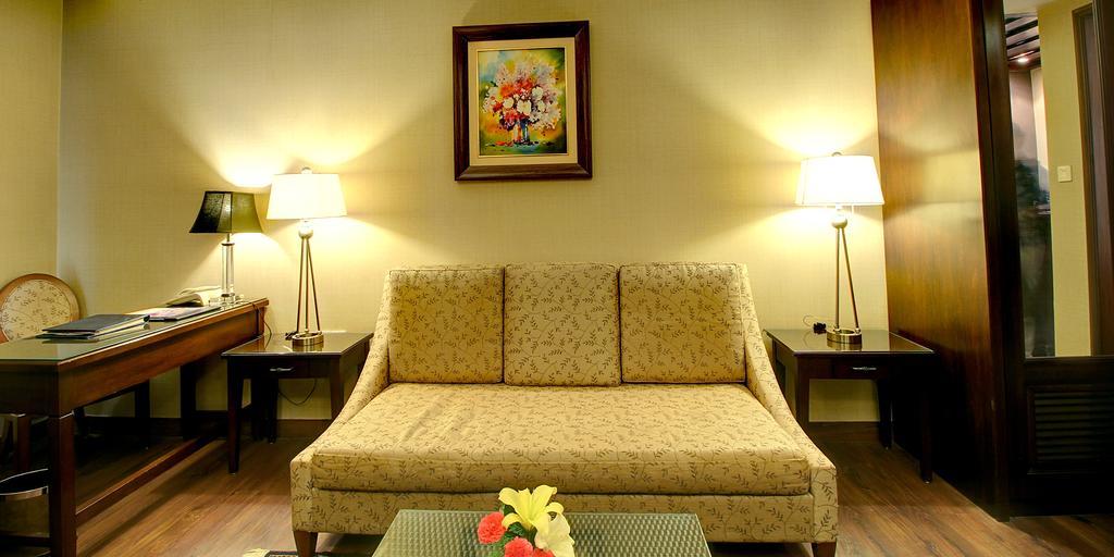 Contemporary Room with 15% off on food and soft beverages