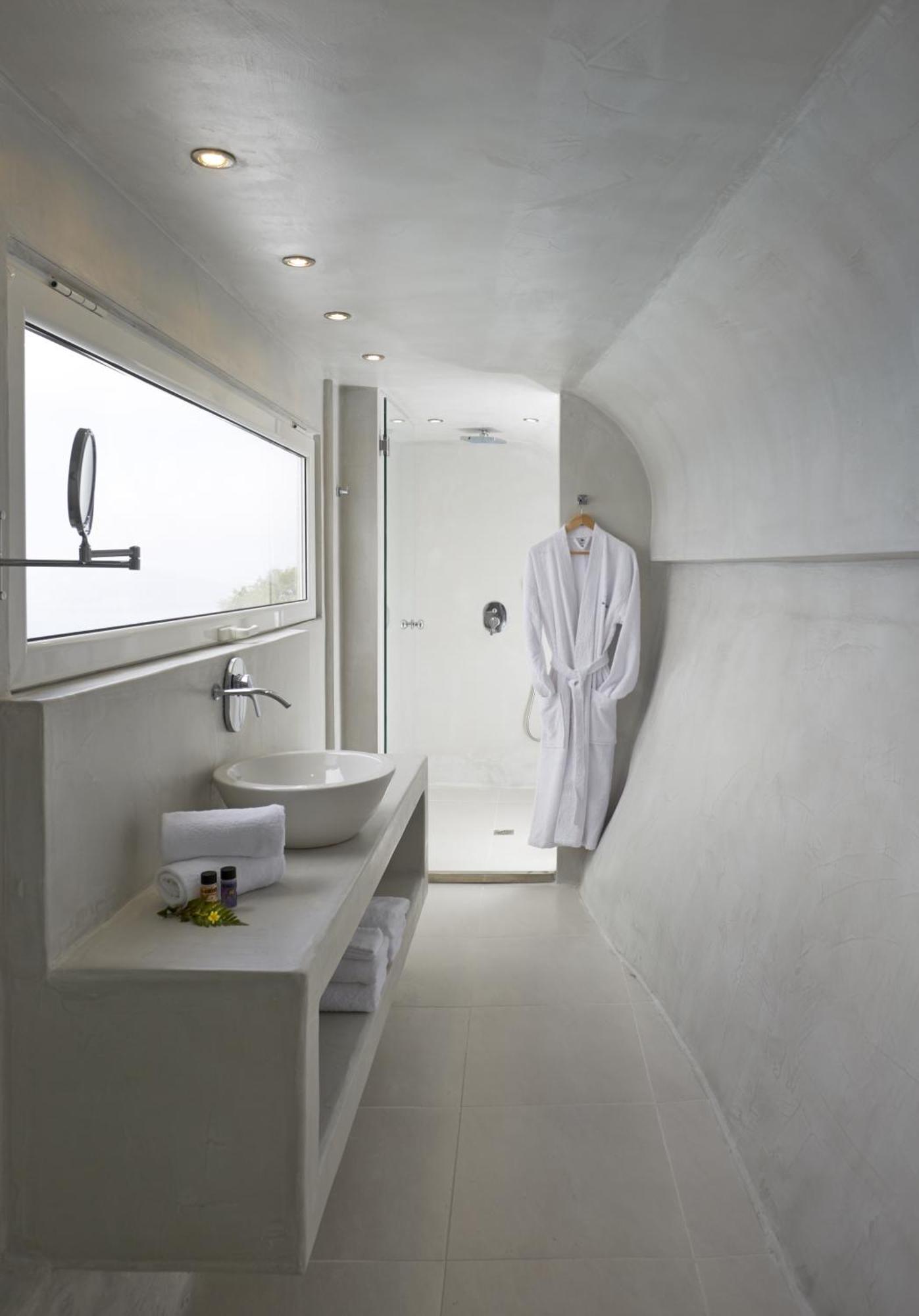 Honeymoon Heart Suite