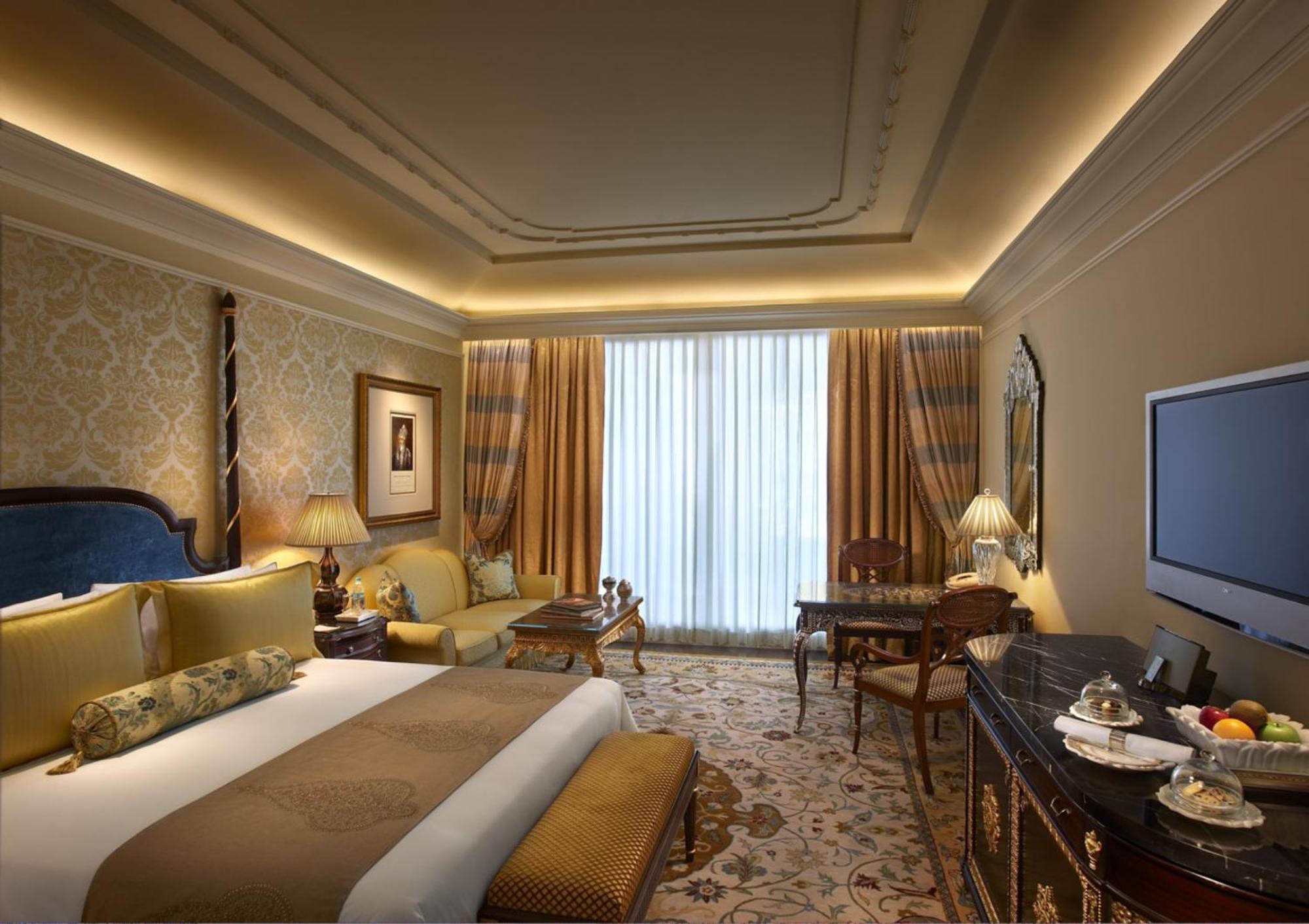 Royal Premiere Room with one way airport transfer,664216005:JPEG