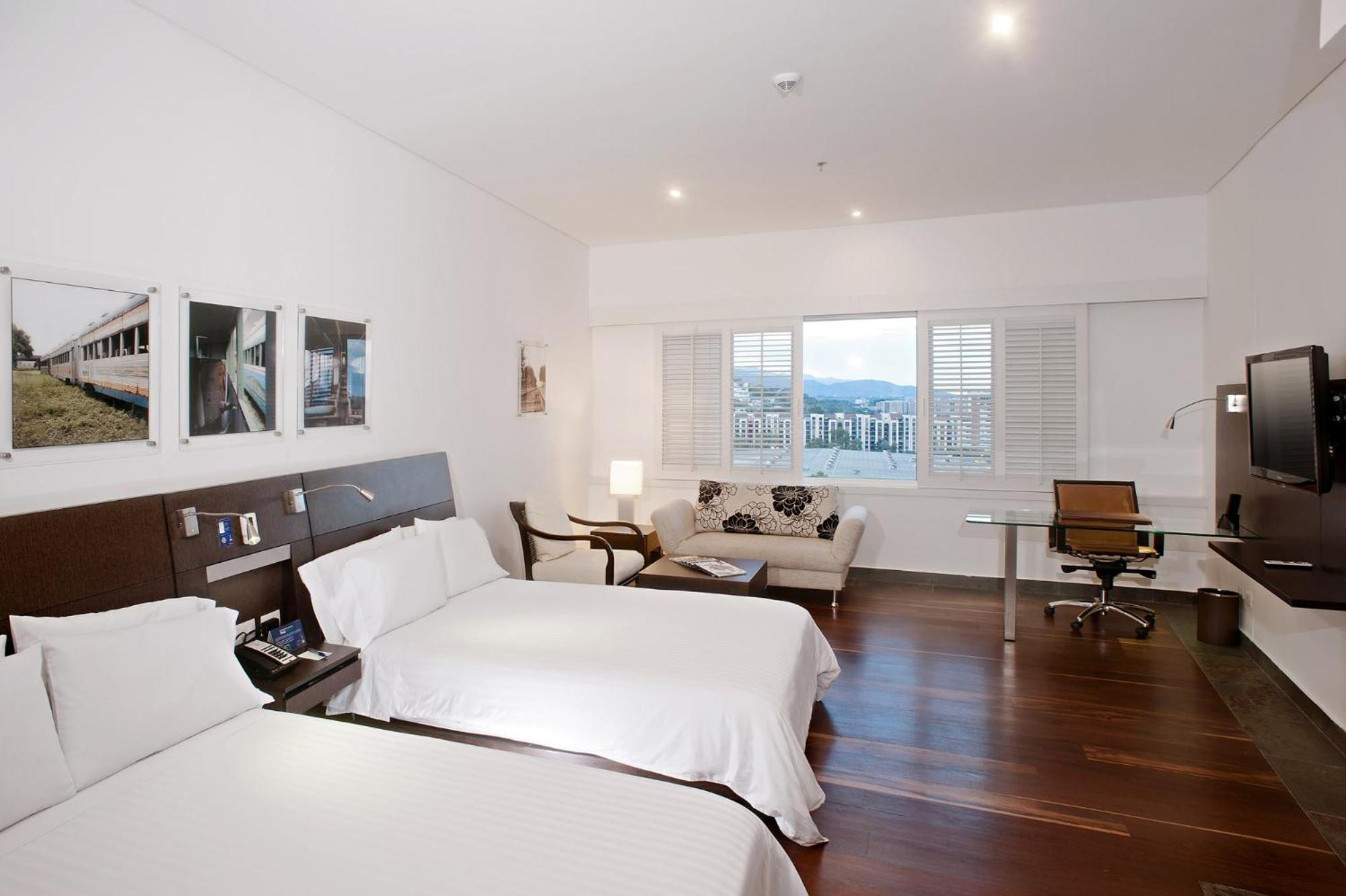 Luxury Twin Room with Balcony