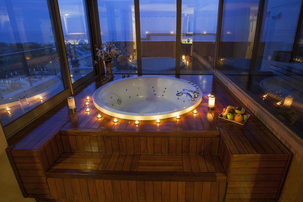 King Suite,1396371809:JPEG