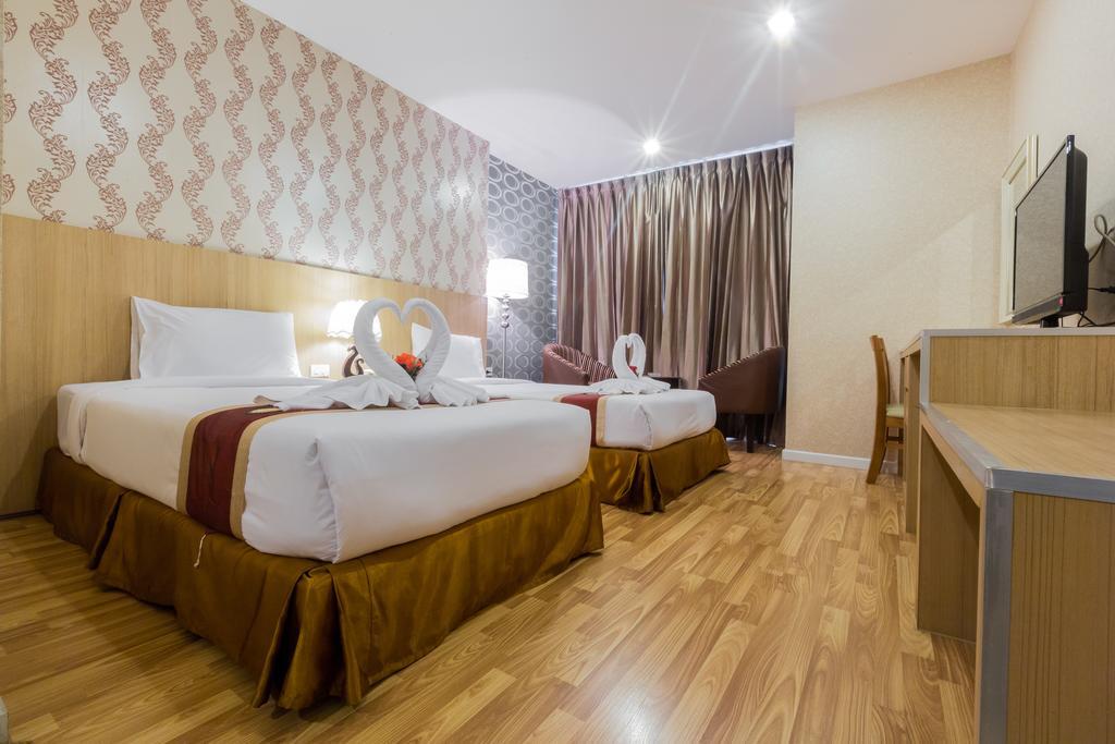 Deluxe Double or Twin Room,328715947:JPEG