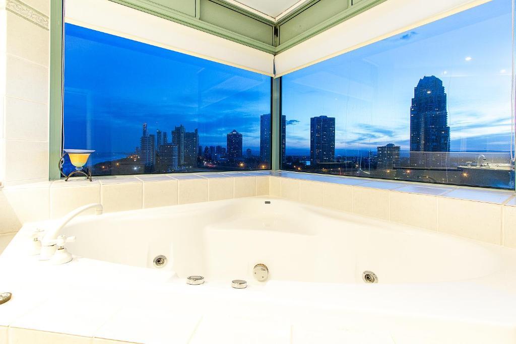 Two-Bedroom Apartment with Ocean View,701382697:JPEG