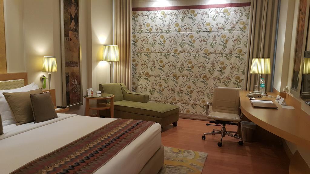 Executive Double or Twin Room with 15% discount on Food and Soft beverage,661060431:JPEG