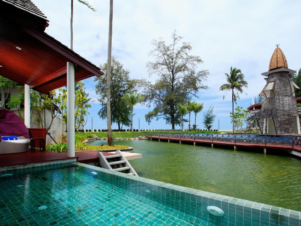 Villa with Private Pool - Lagoon View