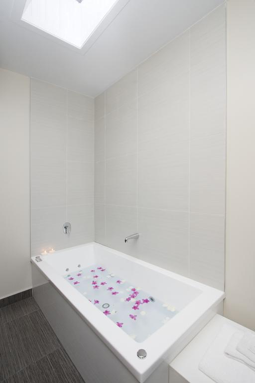 Premier One-Bedroom Spa Suite