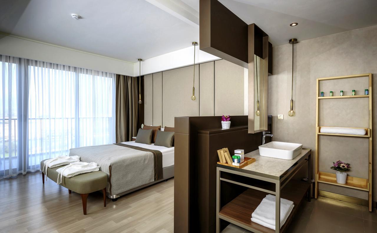 Family Room,506786565:JPEG