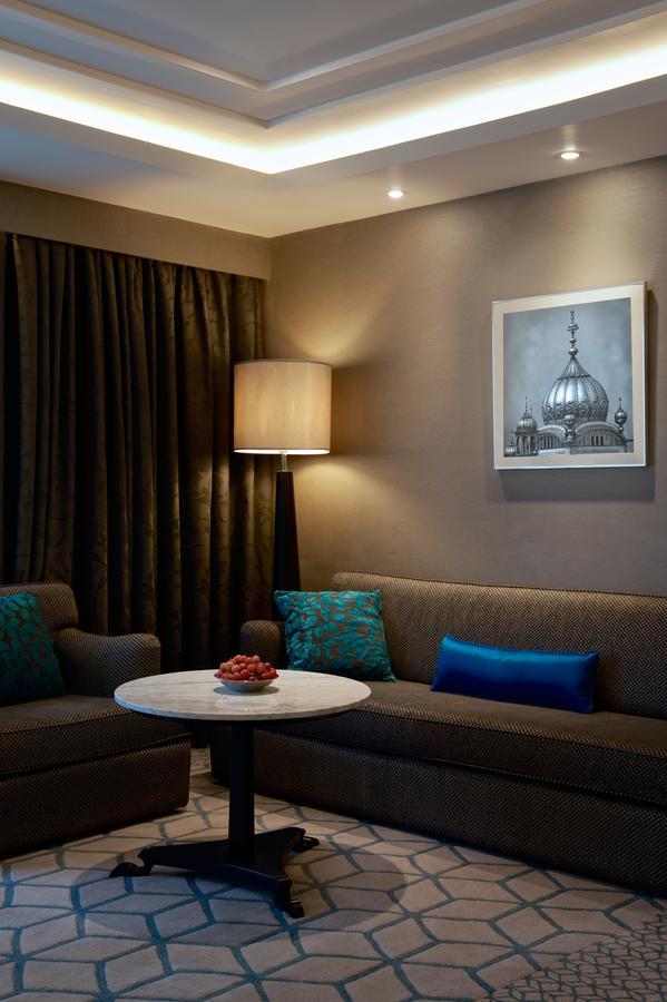 Executive Suite,916821895:JPEG
