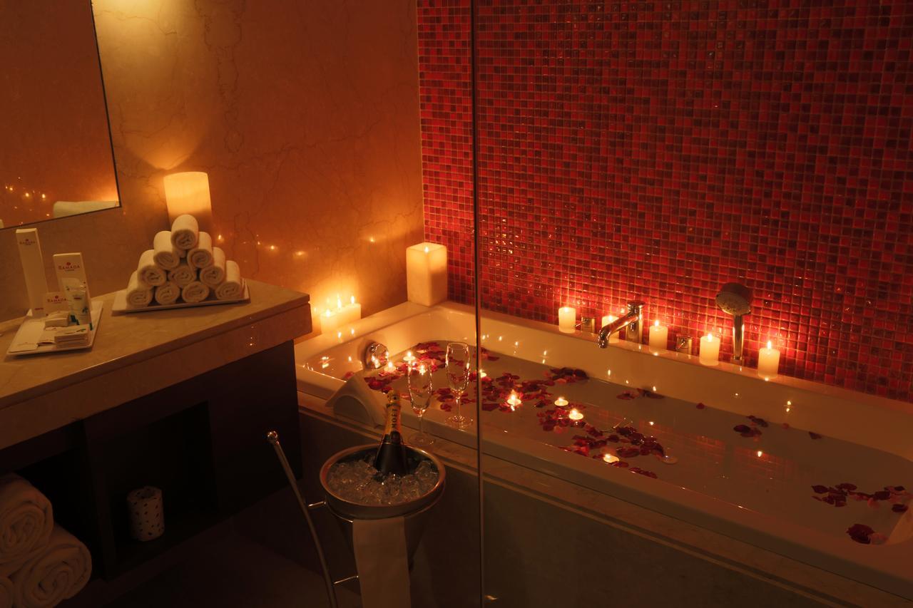 Two Room Queen Suite,517807683:JPEG