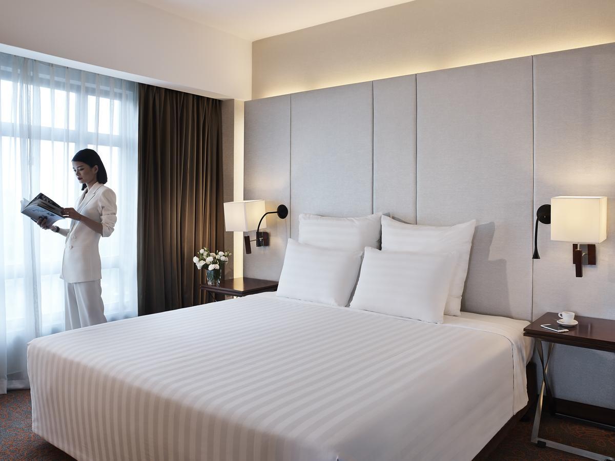 Executive King Suite with Living Room and Lounge Access